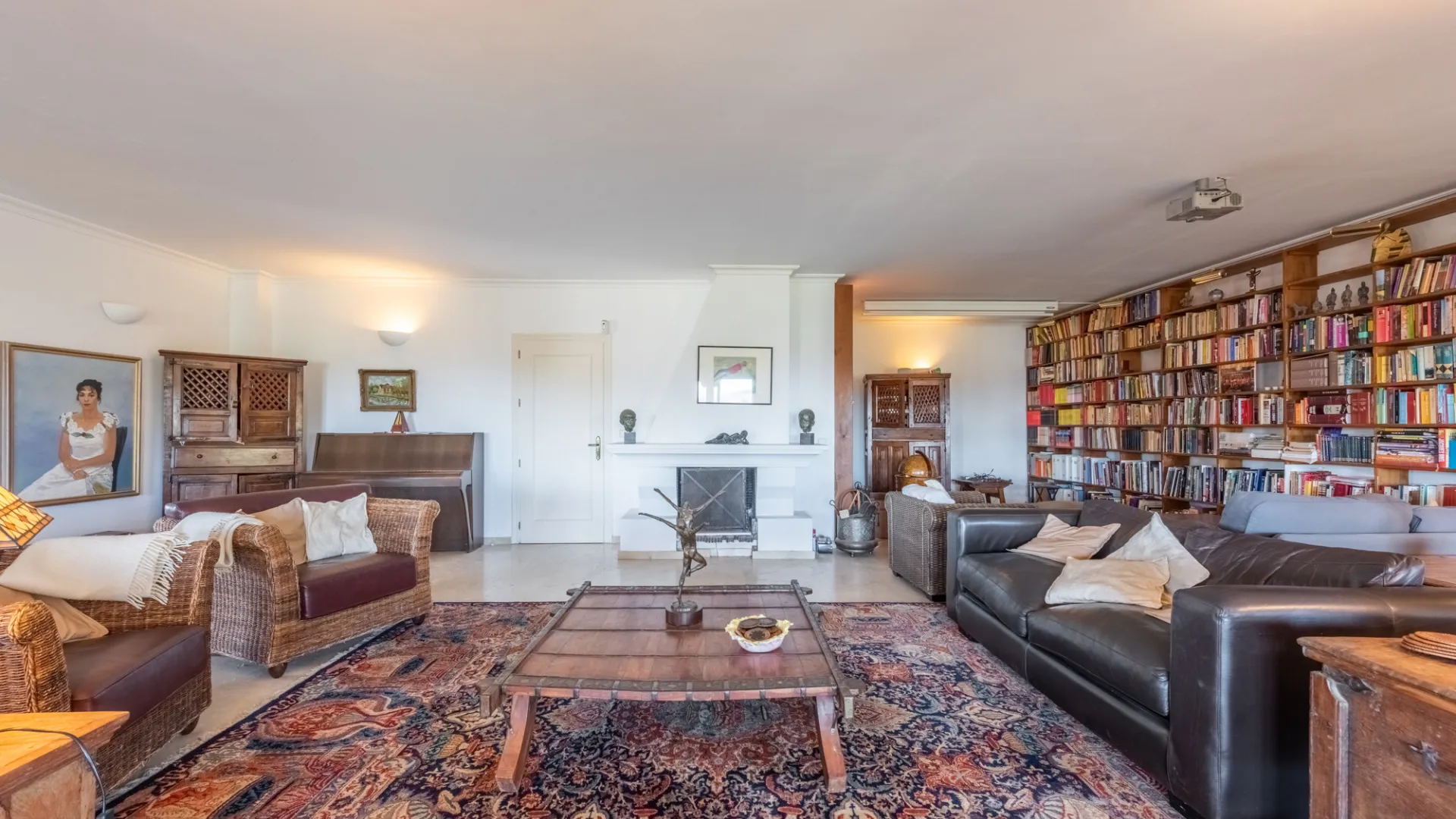 Se vende villa en Sotogrande Costa Central con 5 dormitorios