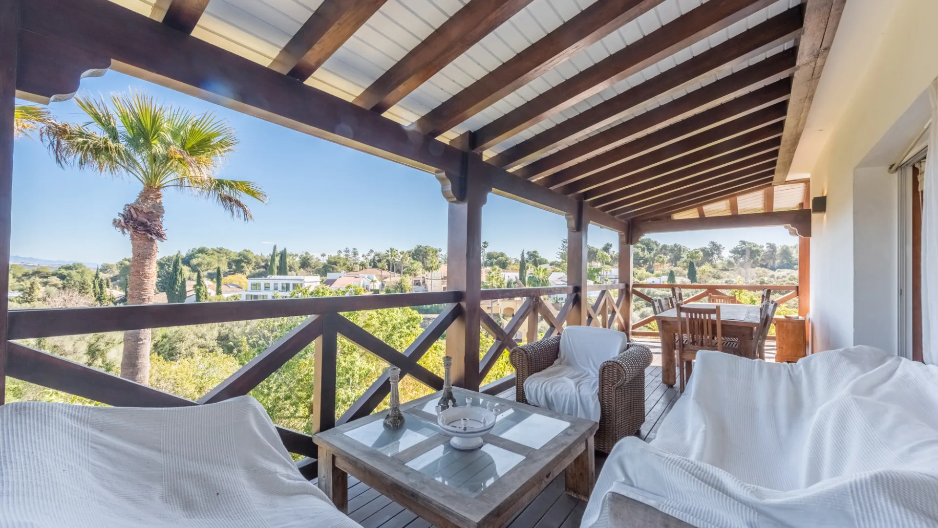 Se vende villa en Sotogrande Costa Central con 5 dormitorios