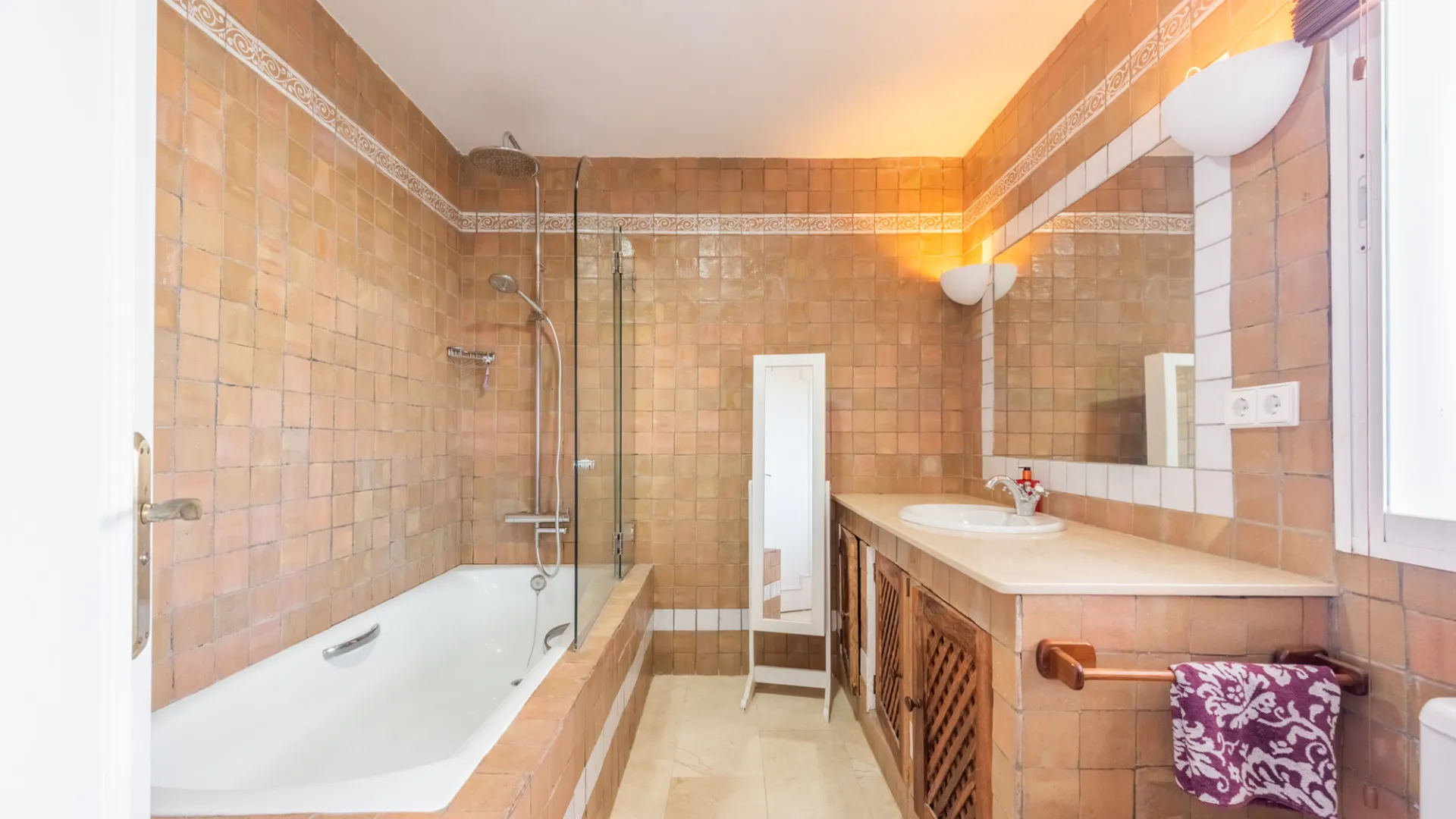 Se vende villa en Sotogrande Costa Central con 5 dormitorios