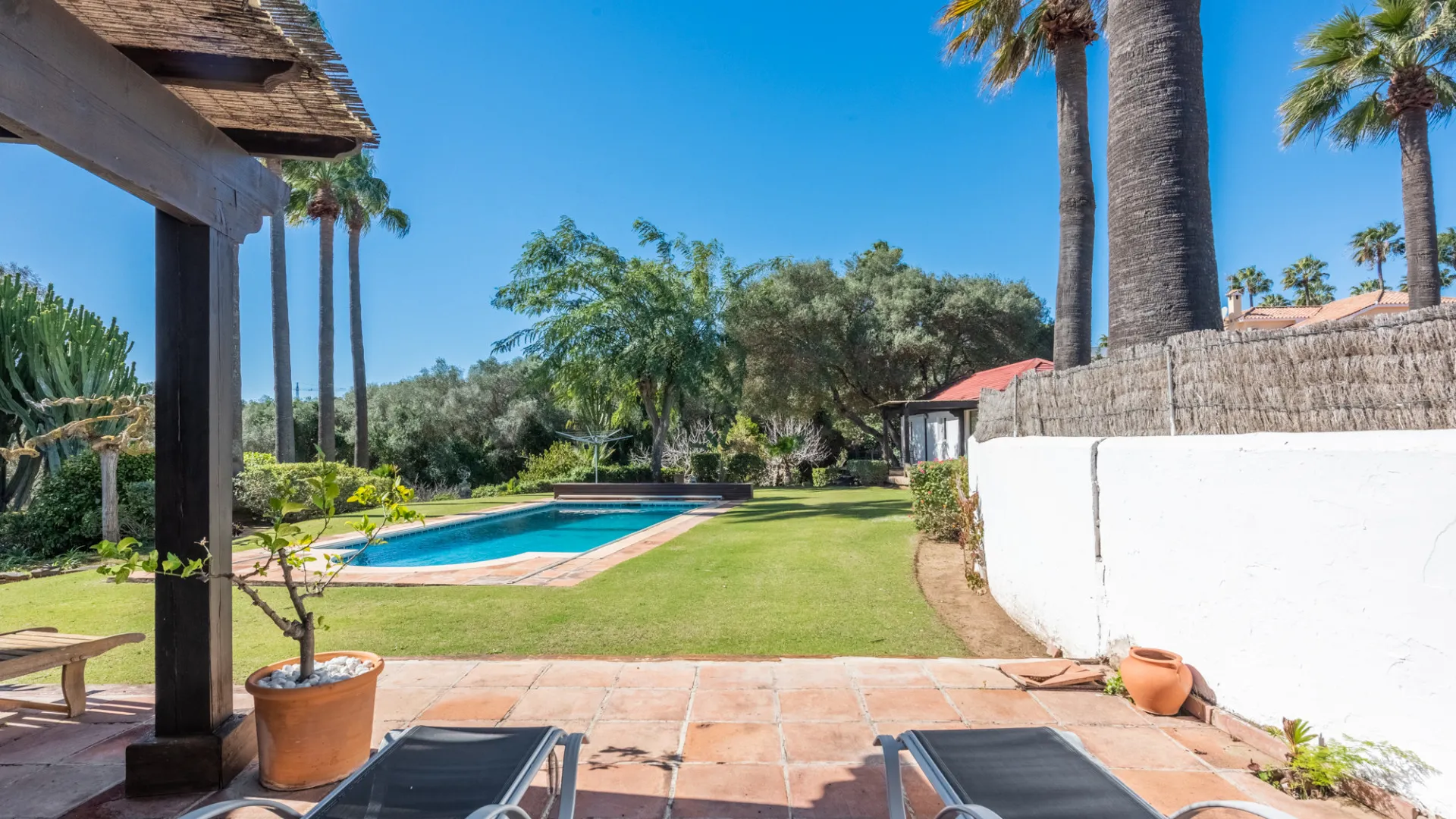 Se vende villa en Sotogrande Costa Central con 5 dormitorios