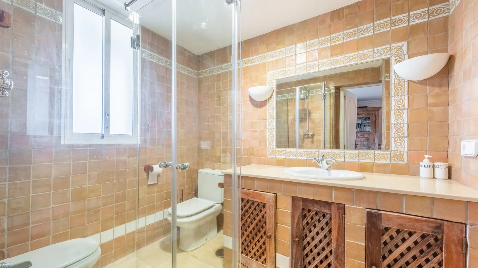 Se vende villa en Sotogrande Costa Central con 5 dormitorios