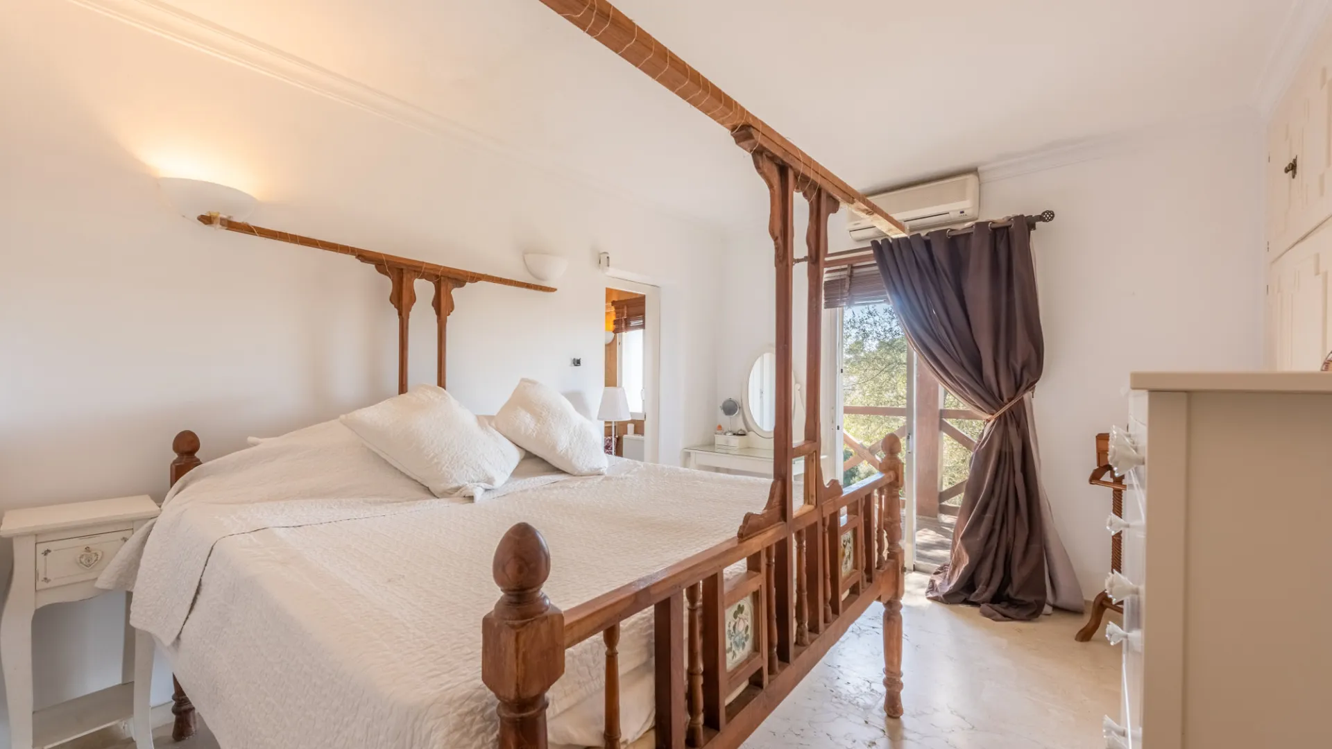 Se vende villa en Sotogrande Costa Central con 5 dormitorios