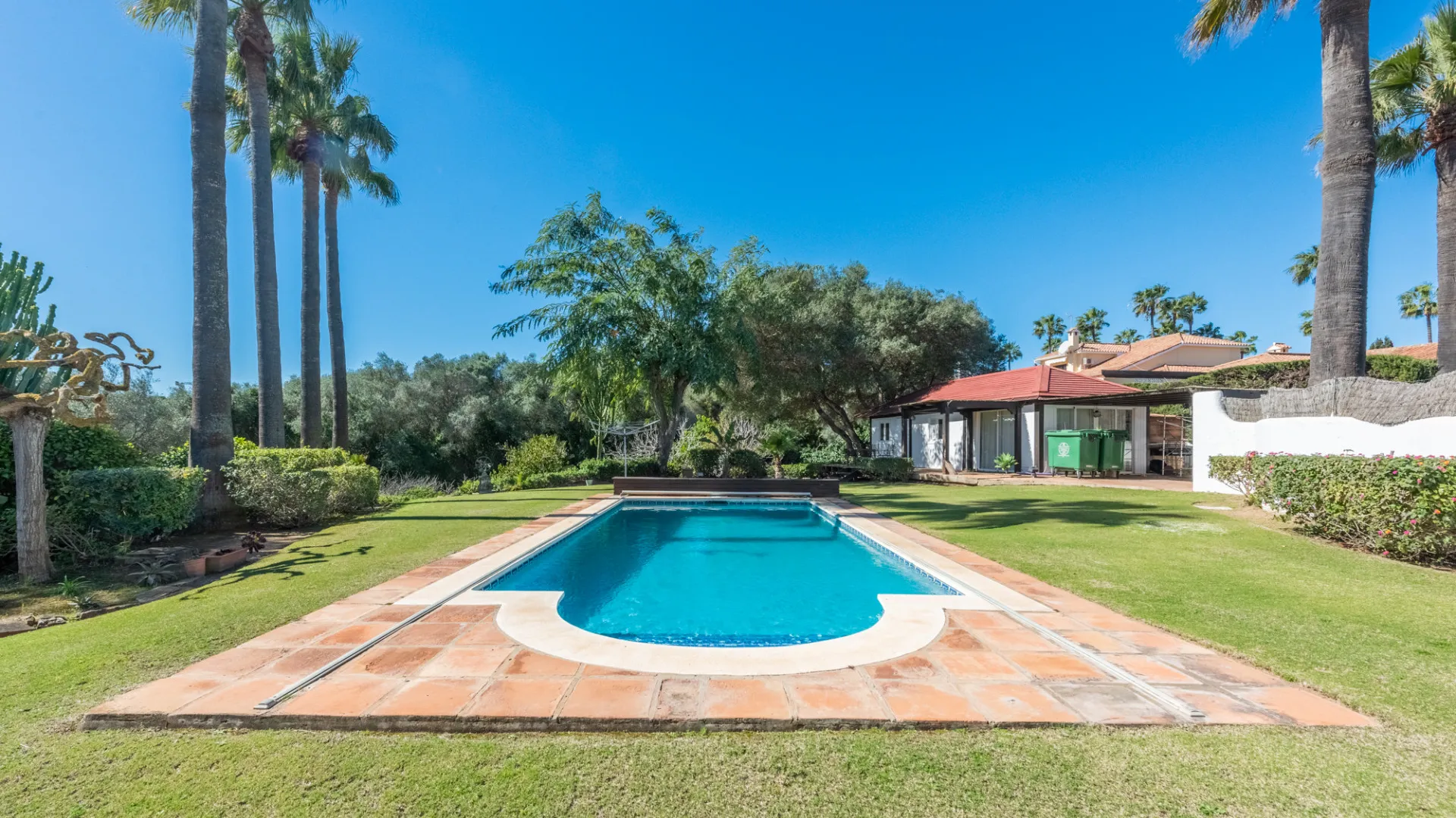 Se vende villa en Sotogrande Costa Central con 5 dormitorios