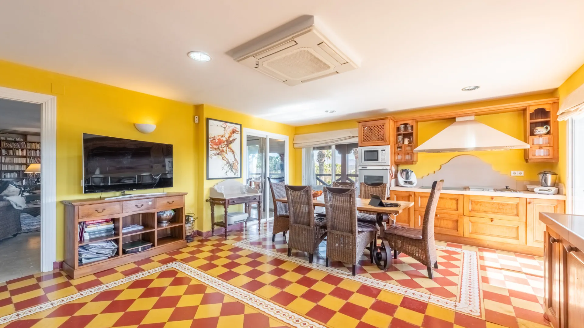 Se vende villa en Sotogrande Costa Central con 5 dormitorios