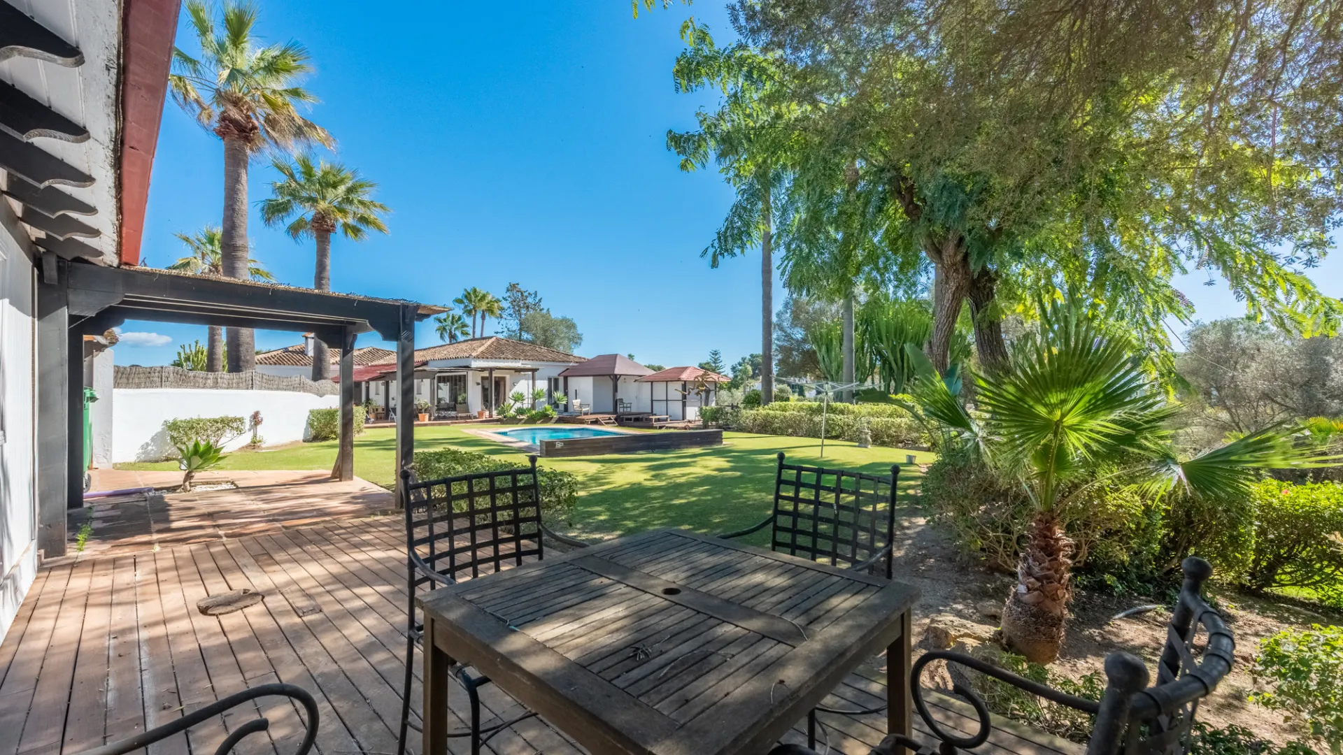 Se vende villa en Sotogrande Costa Central con 5 dormitorios