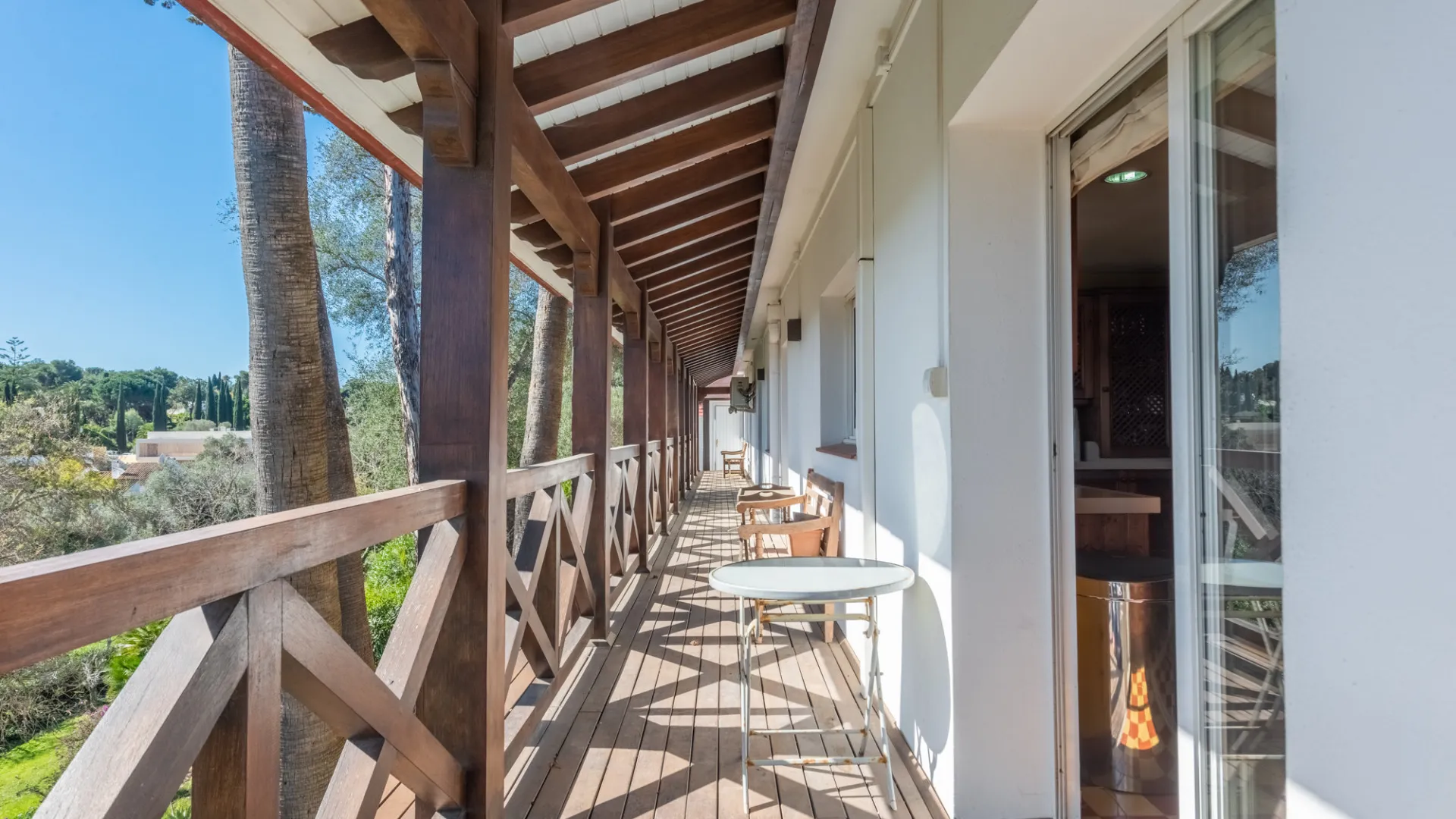 Se vende villa en Sotogrande Costa Central con 5 dormitorios