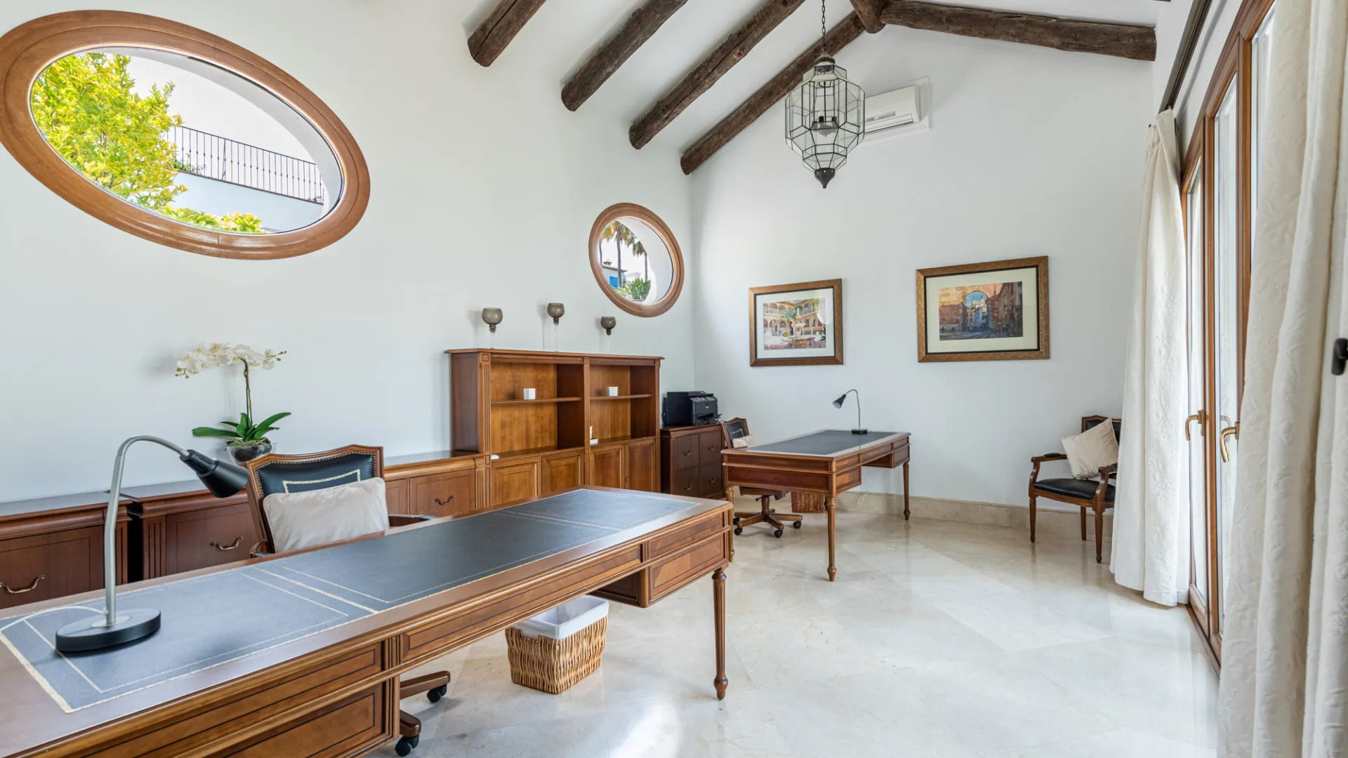 Se vende villa en Zona F