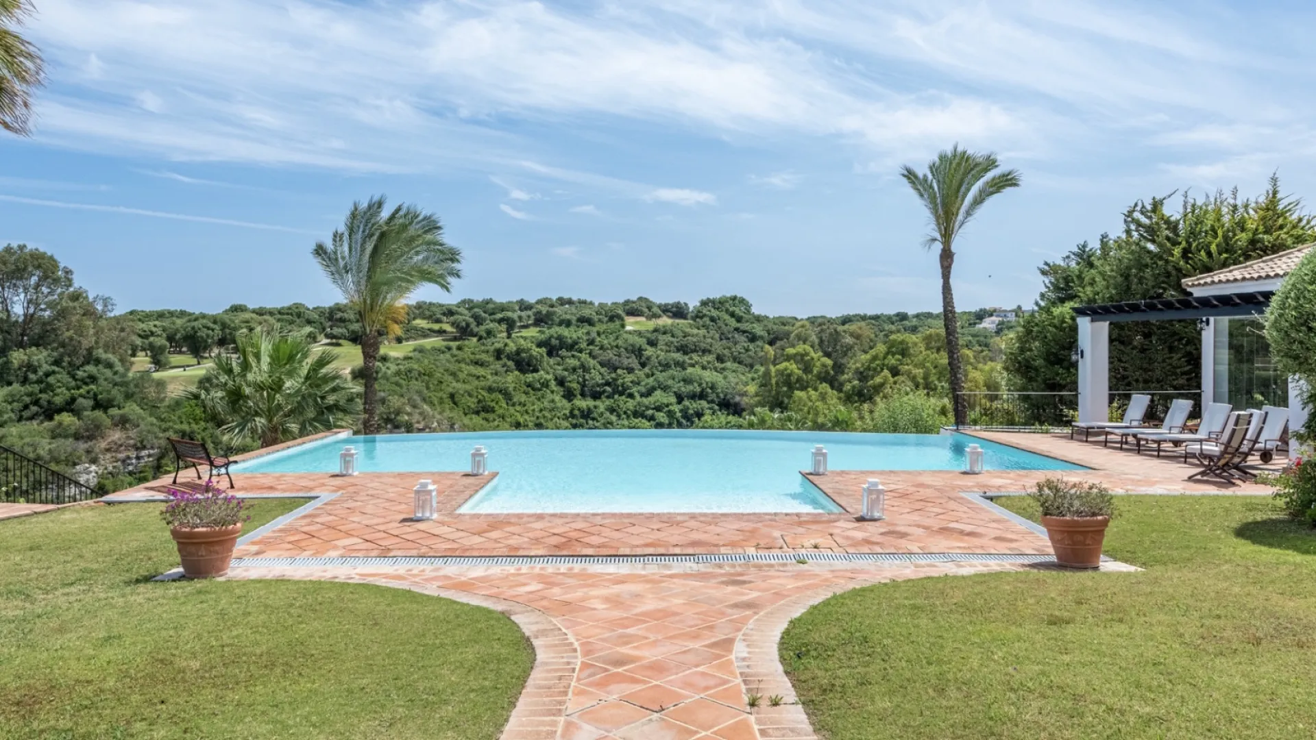 Se vende villa en Zona F