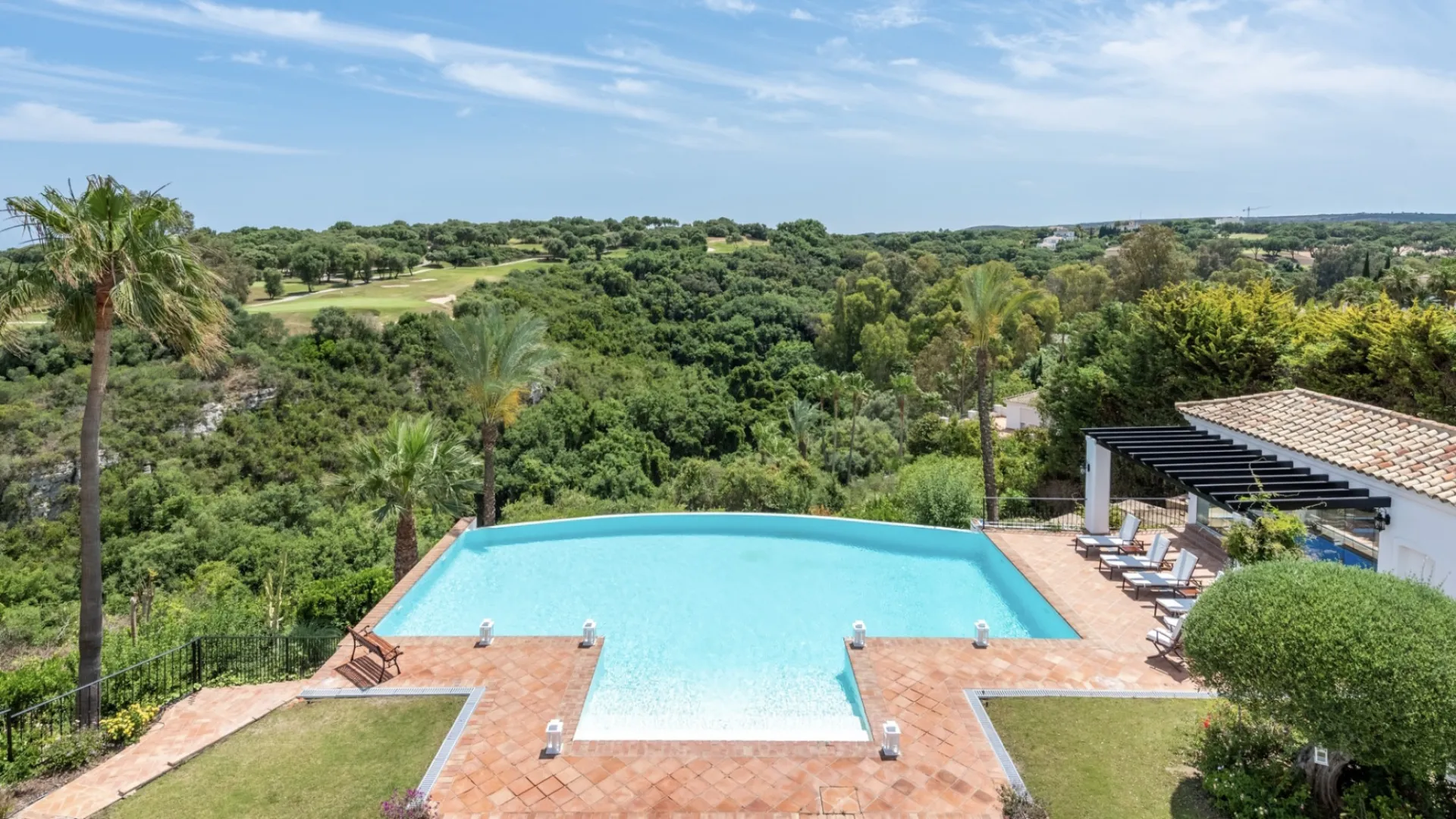 Se vende villa en Zona F