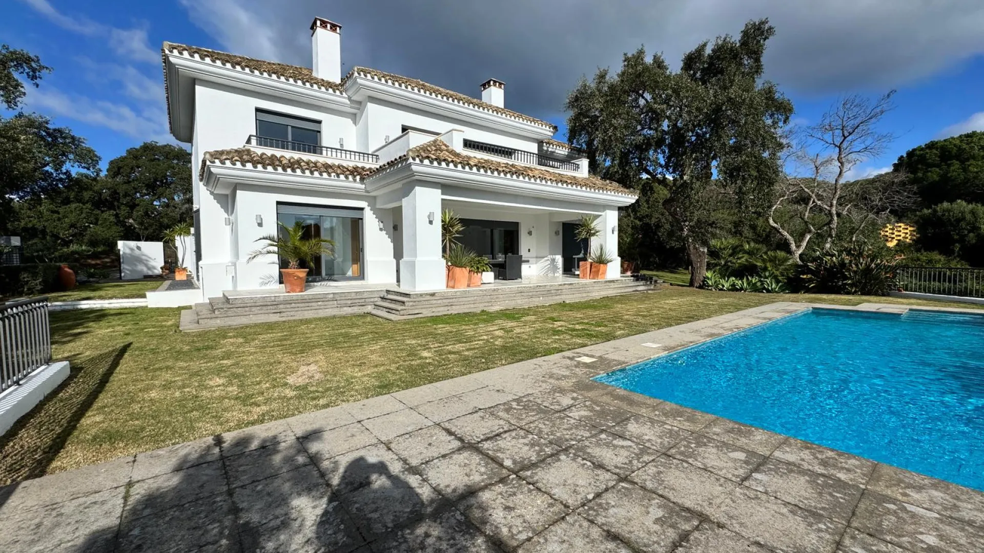 For sale Los Altos de Valderrama 5 bedrooms villa