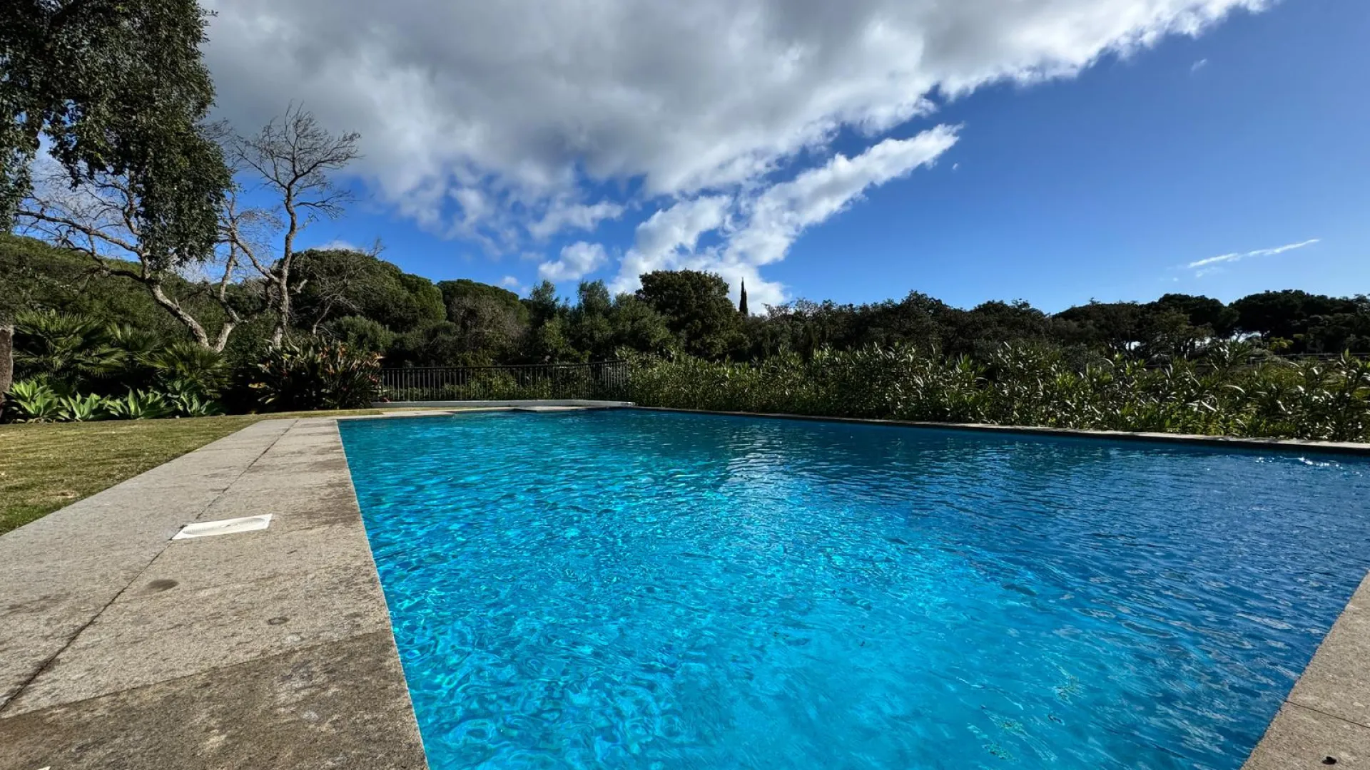 For sale Los Altos de Valderrama 5 bedrooms villa