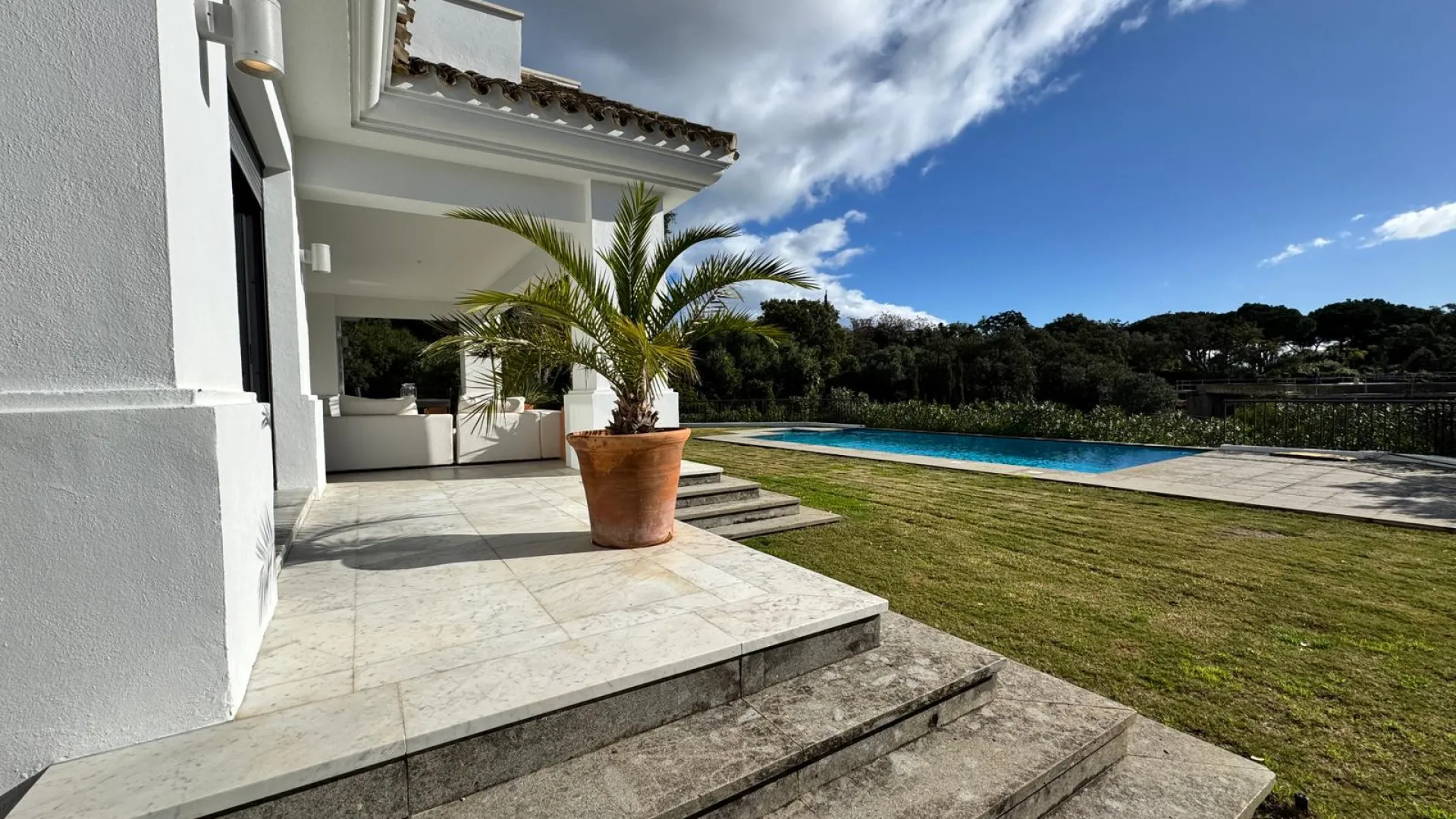 For sale Los Altos de Valderrama 5 bedrooms villa