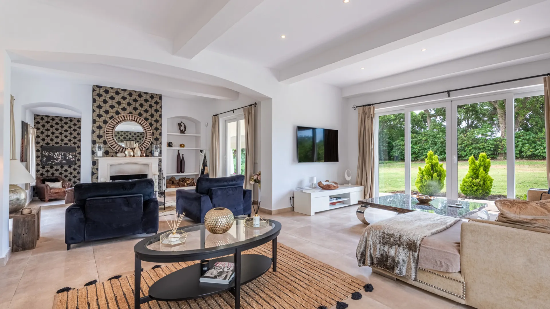 Villa for sale in Sotogrande Costa Central with 5 bedrooms