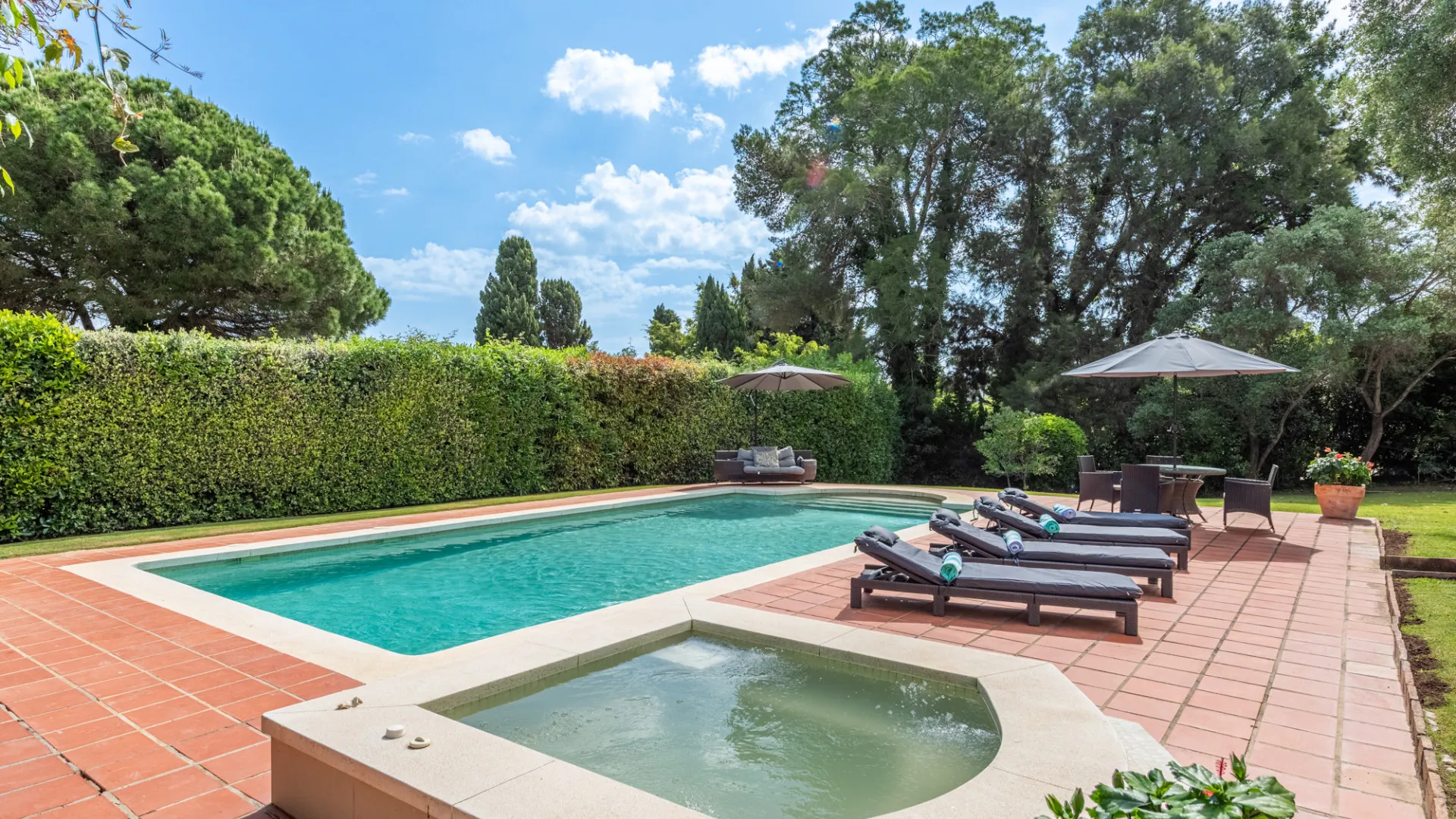 Villa for sale in Sotogrande Costa Central with 5 bedrooms