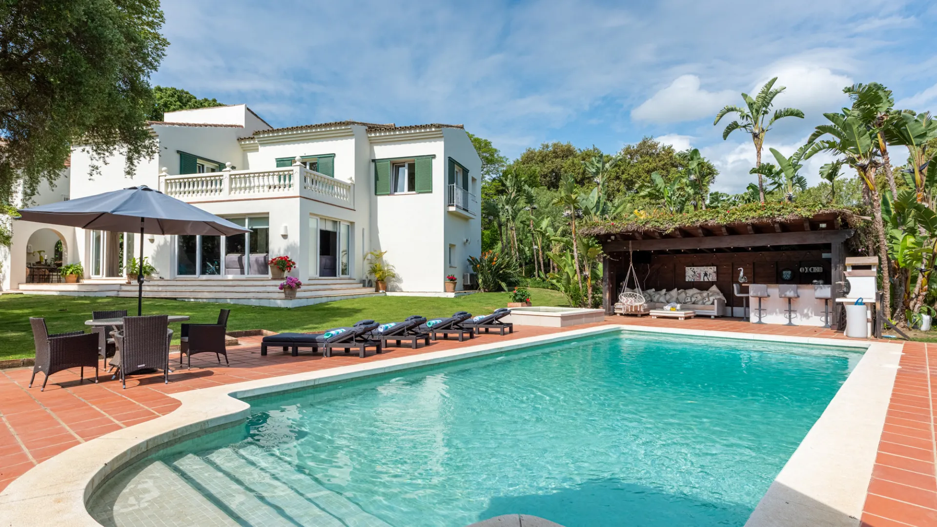 Villa for sale in Sotogrande Costa Central with 5 bedrooms