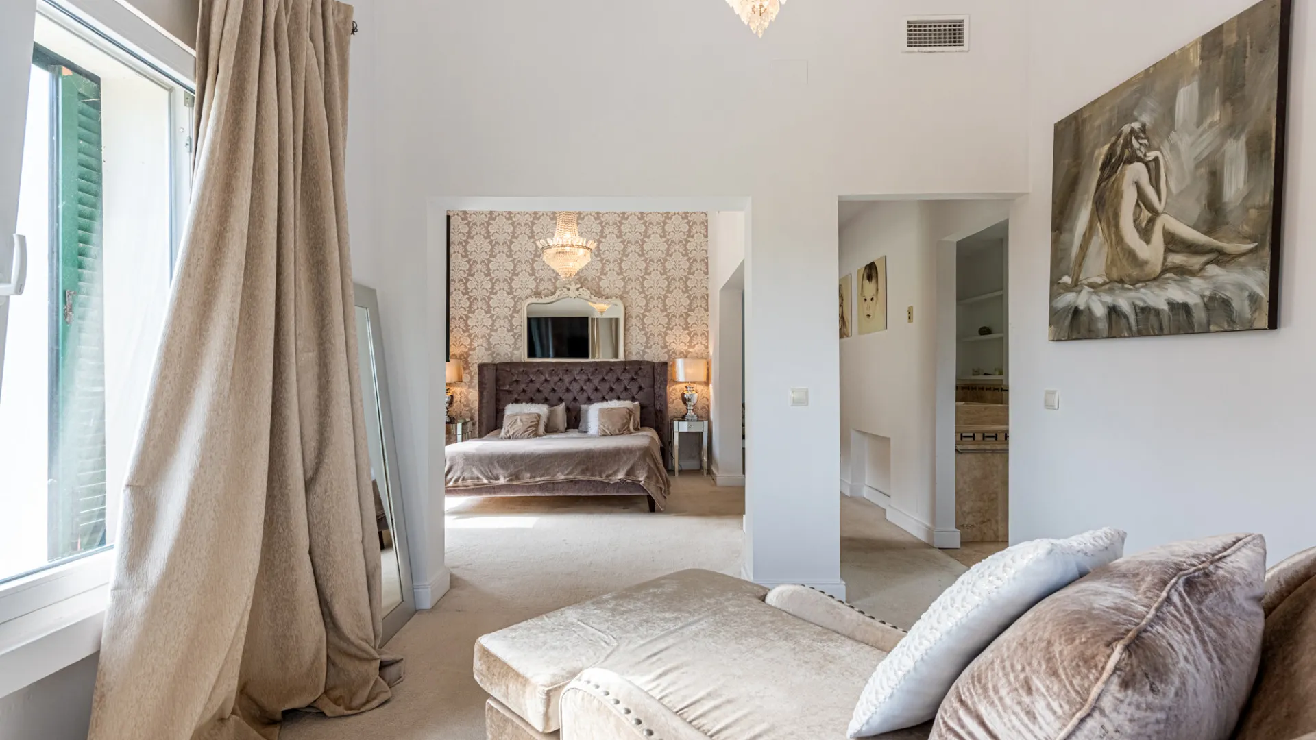 Villa for sale in Sotogrande Costa Central with 5 bedrooms