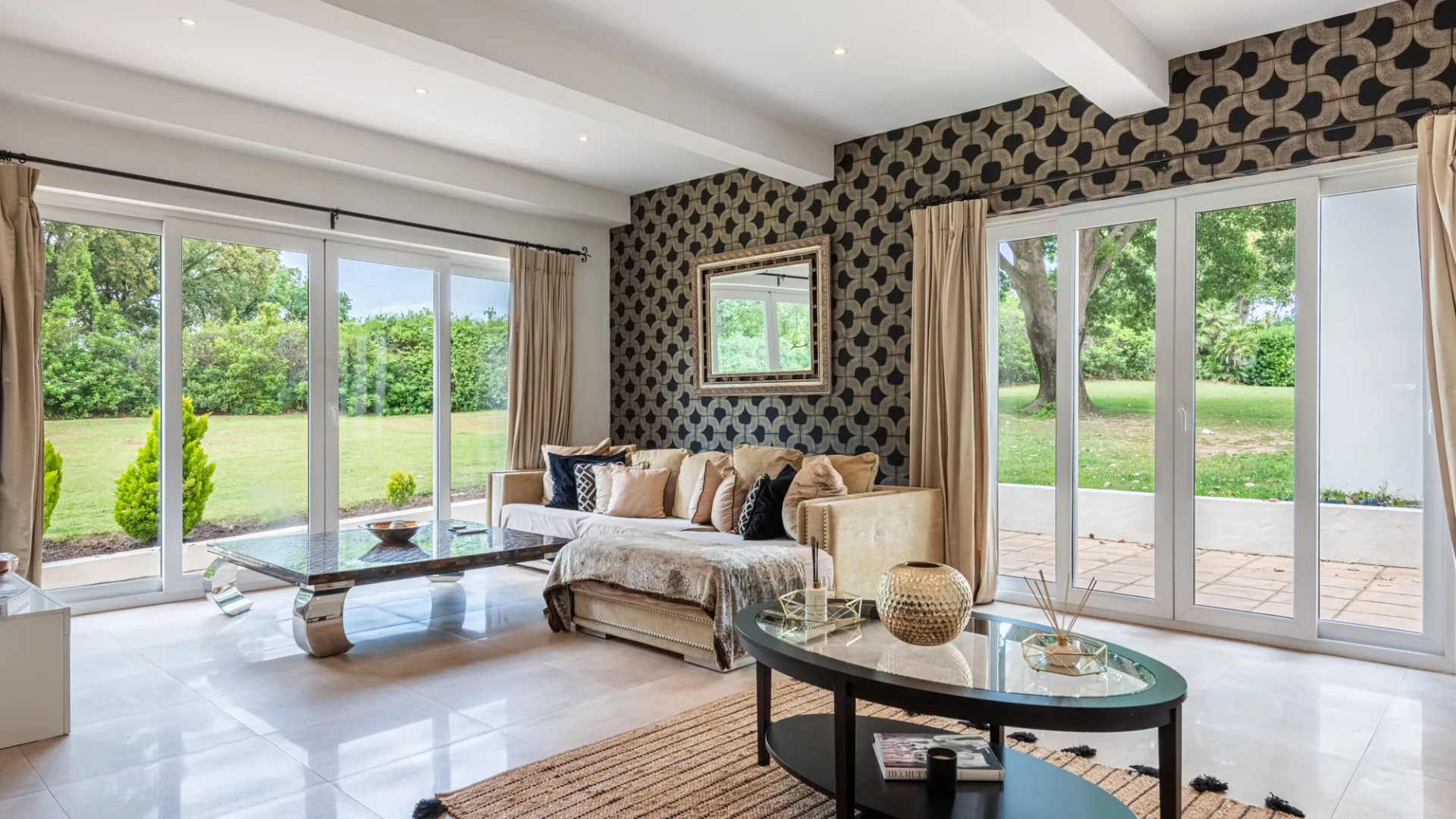 Villa for sale in Sotogrande Costa Central with 5 bedrooms