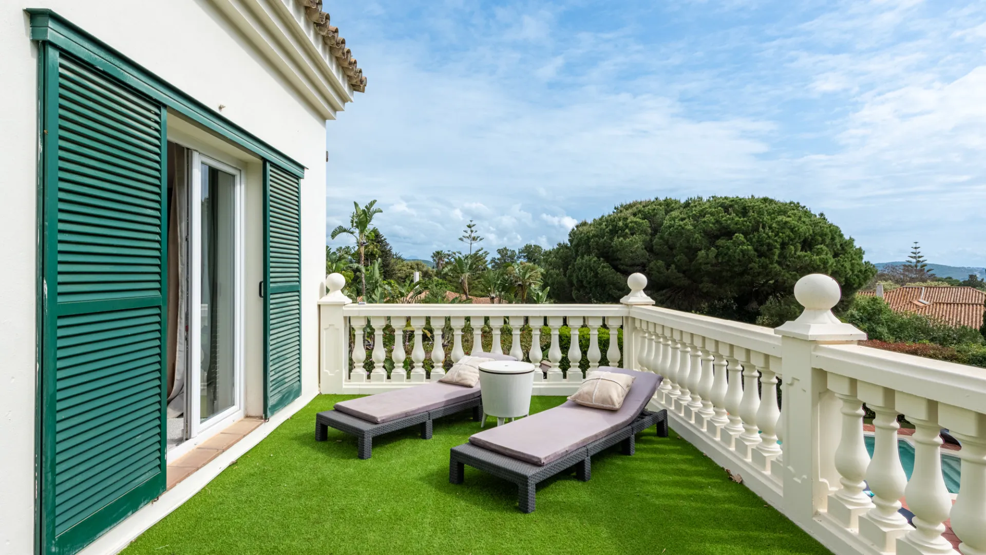 Villa for sale in Sotogrande Costa Central with 5 bedrooms