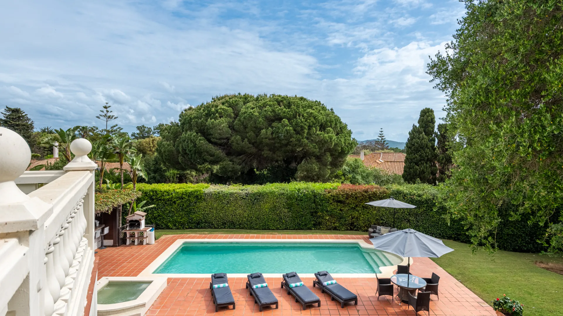 Villa for sale in Sotogrande Costa Central with 5 bedrooms
