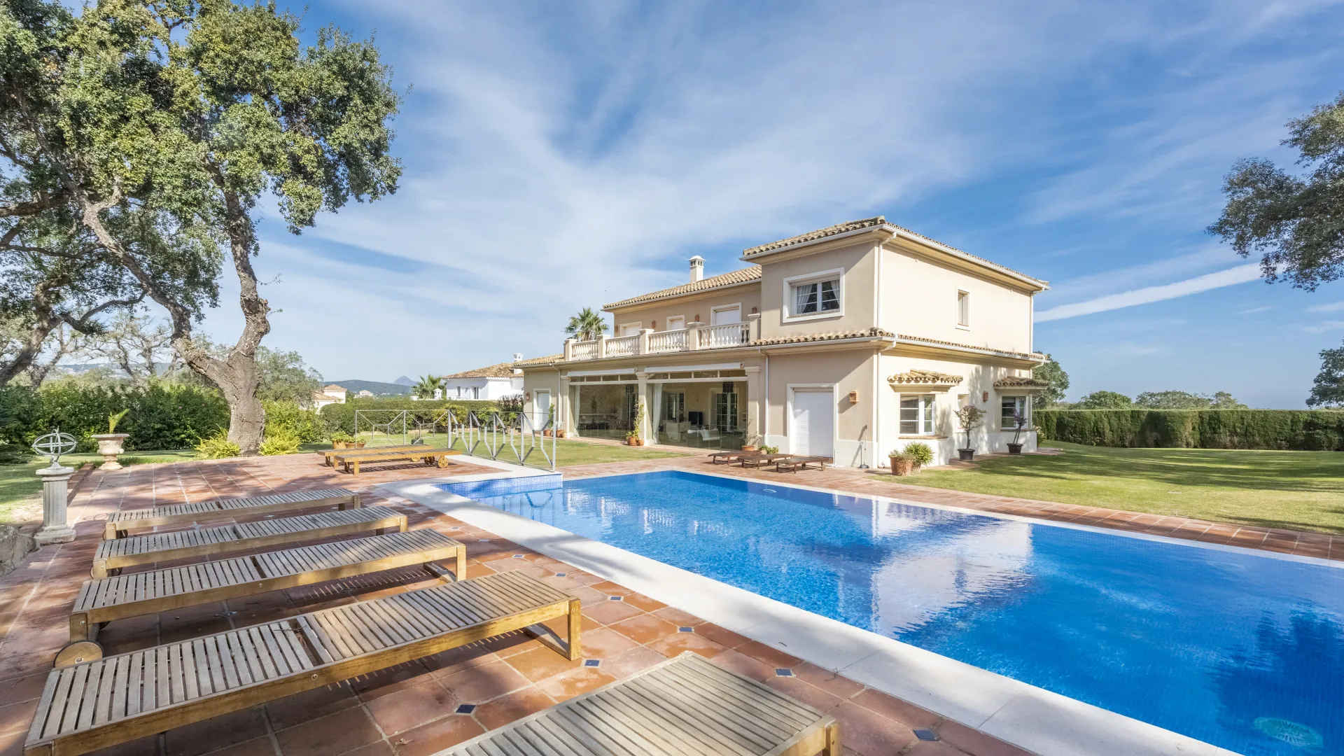 For sale villa with 7 bedrooms in San Roque Club