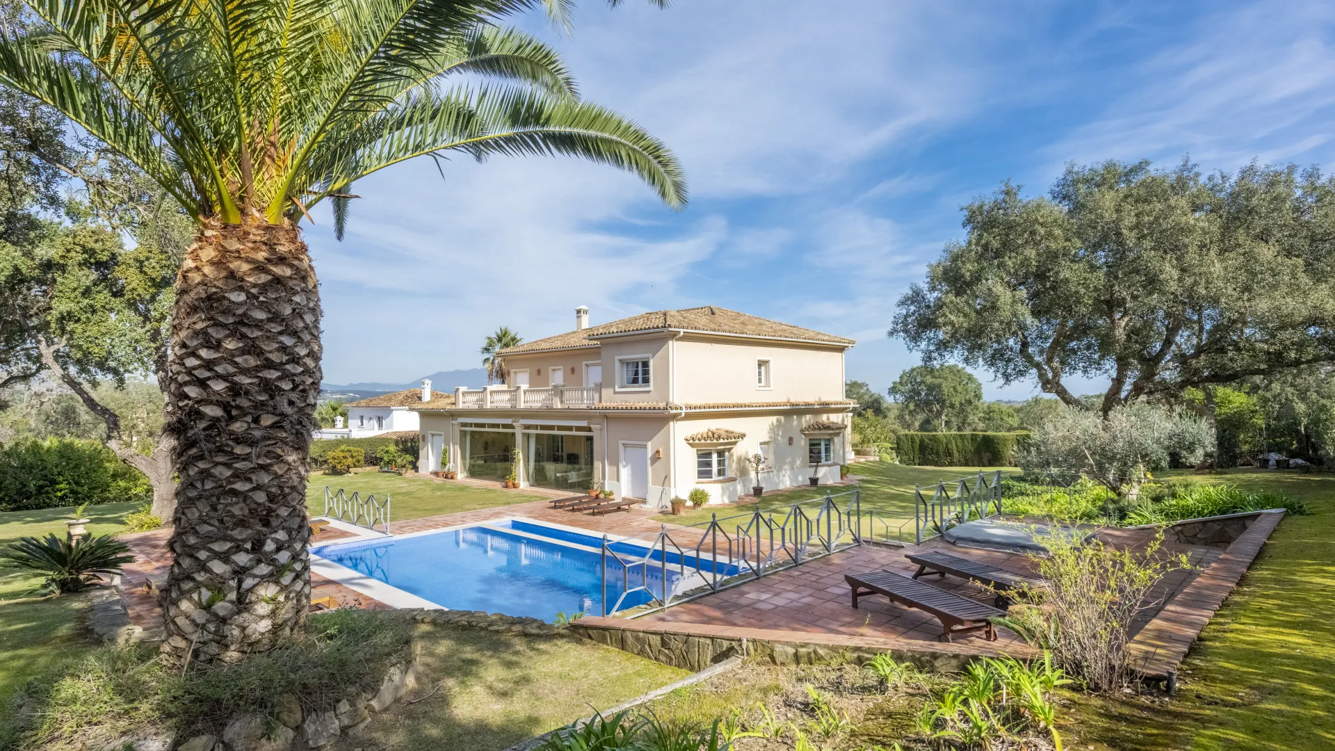 For sale villa with 7 bedrooms in San Roque Club