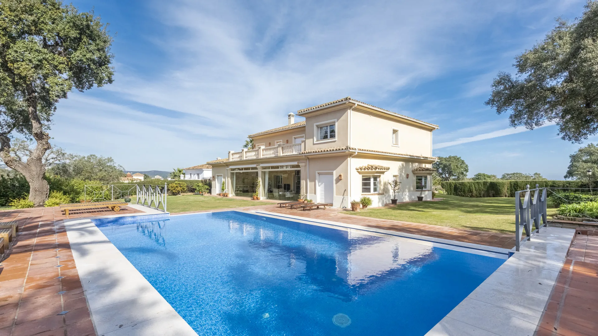 For sale villa with 7 bedrooms in San Roque Club