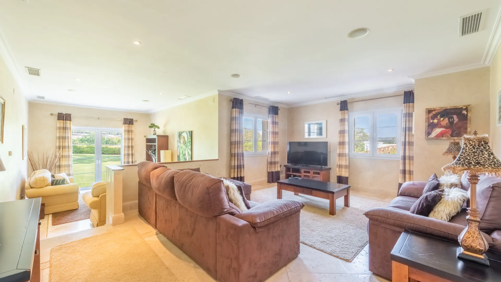 For sale villa with 7 bedrooms in San Roque Club
