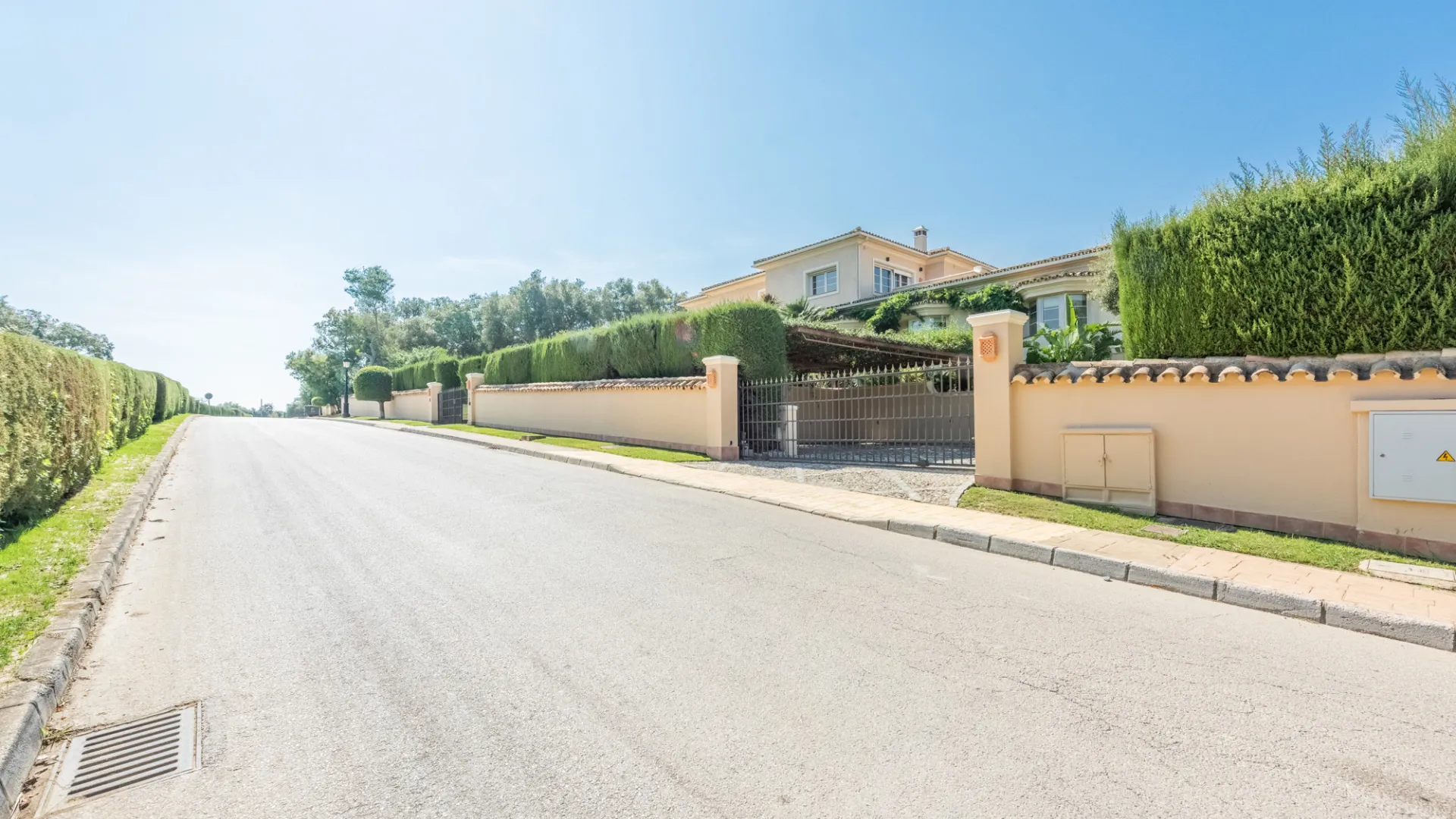 For sale villa with 7 bedrooms in San Roque Club