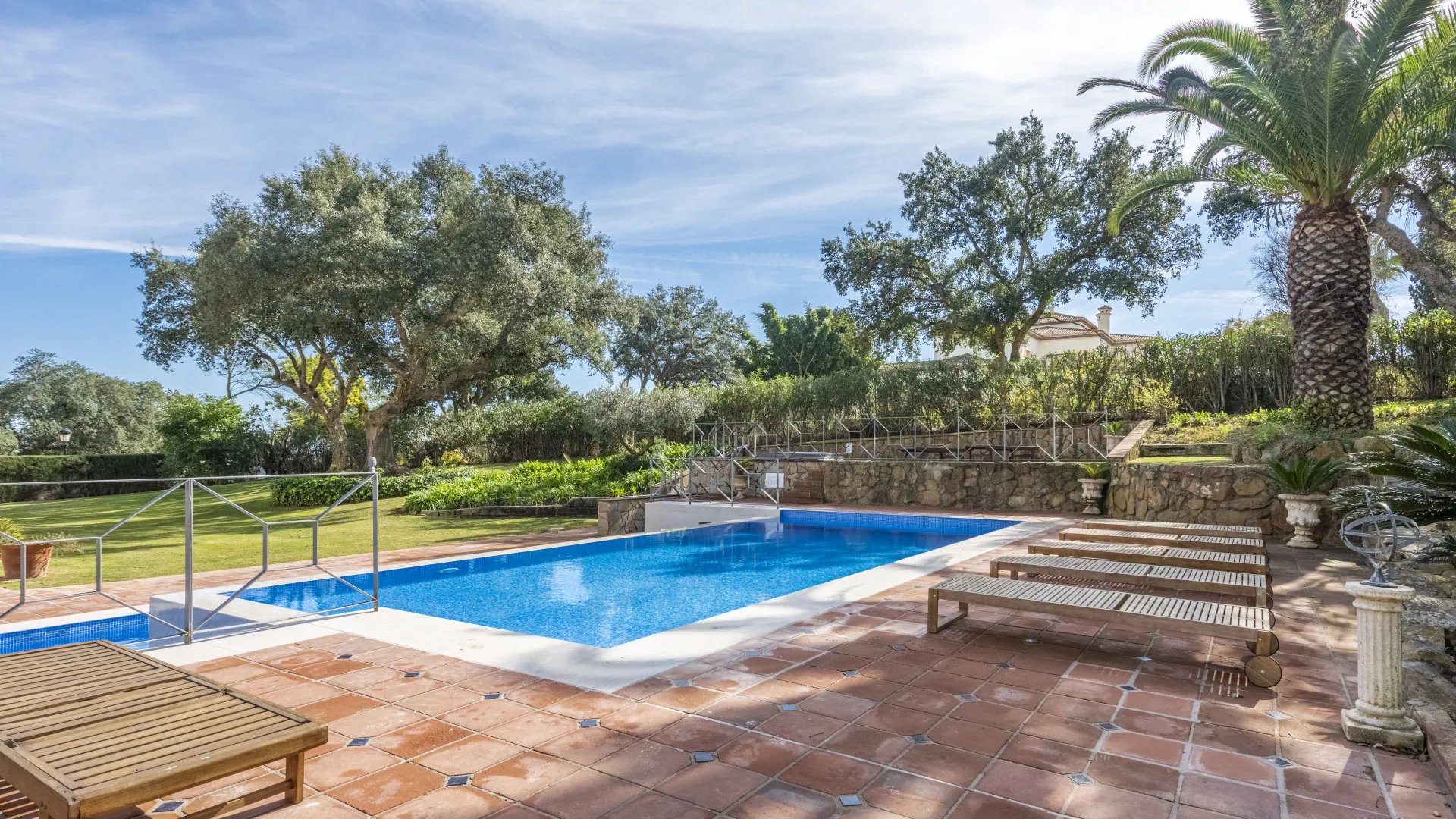 For sale villa with 7 bedrooms in San Roque Club
