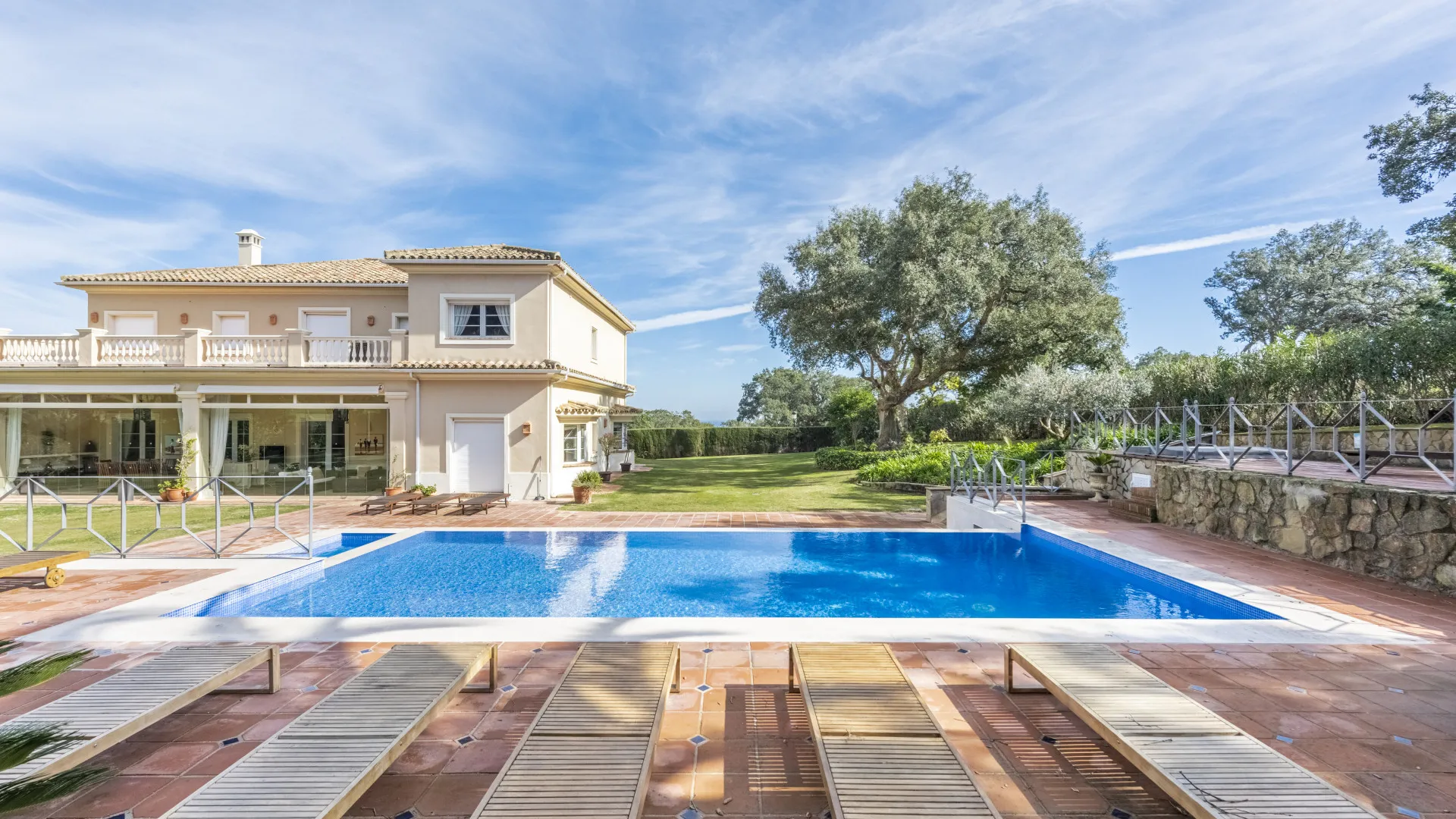 For sale villa with 7 bedrooms in San Roque Club
