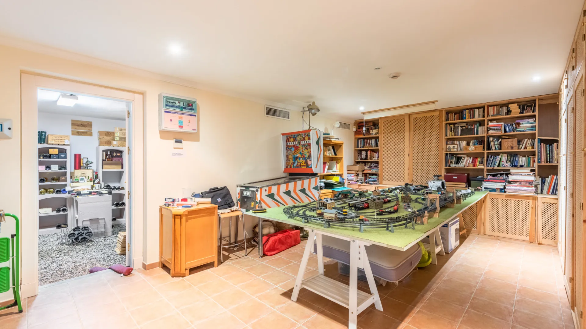 For sale 10 bedrooms villa in Zona F