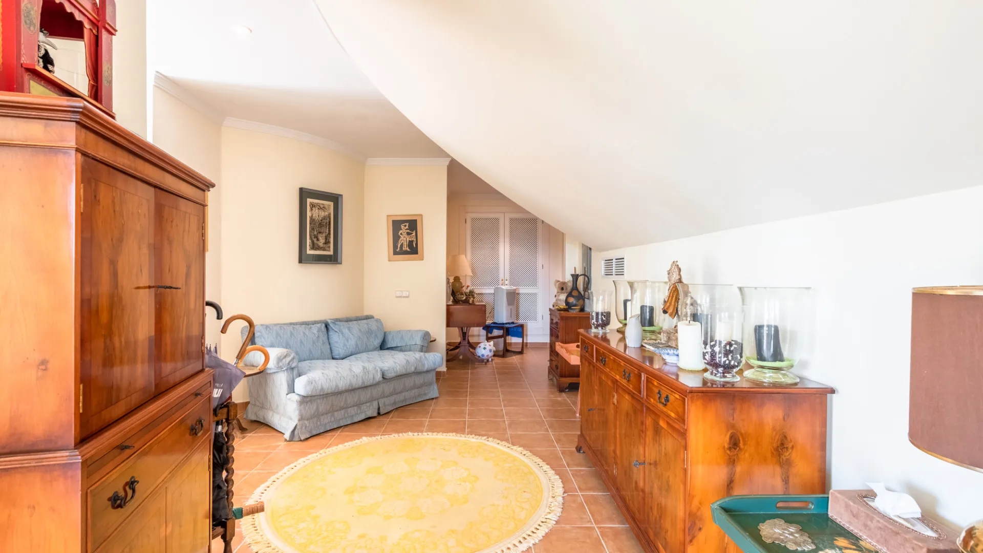 For sale 10 bedrooms villa in Zona F