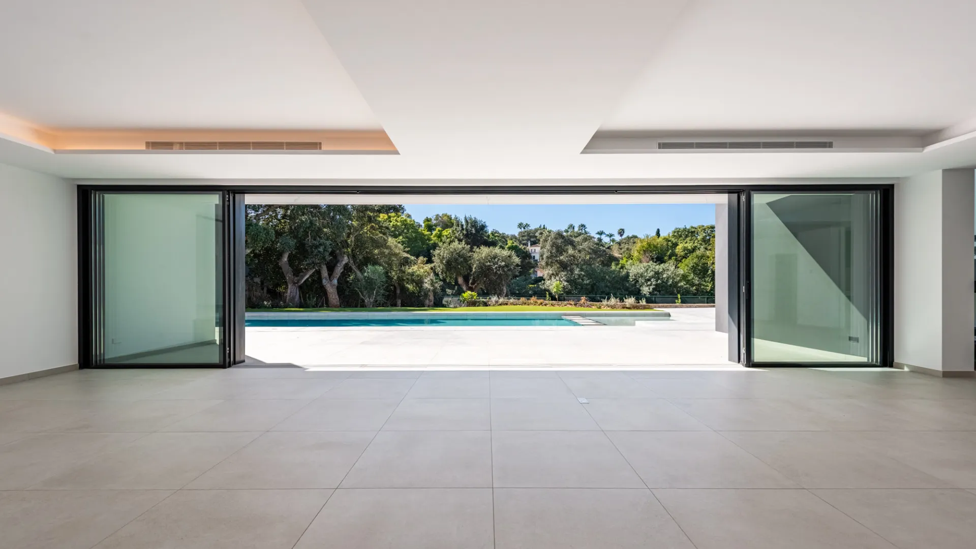 For sale 7 bedrooms villa in Sotogrande Alto Central