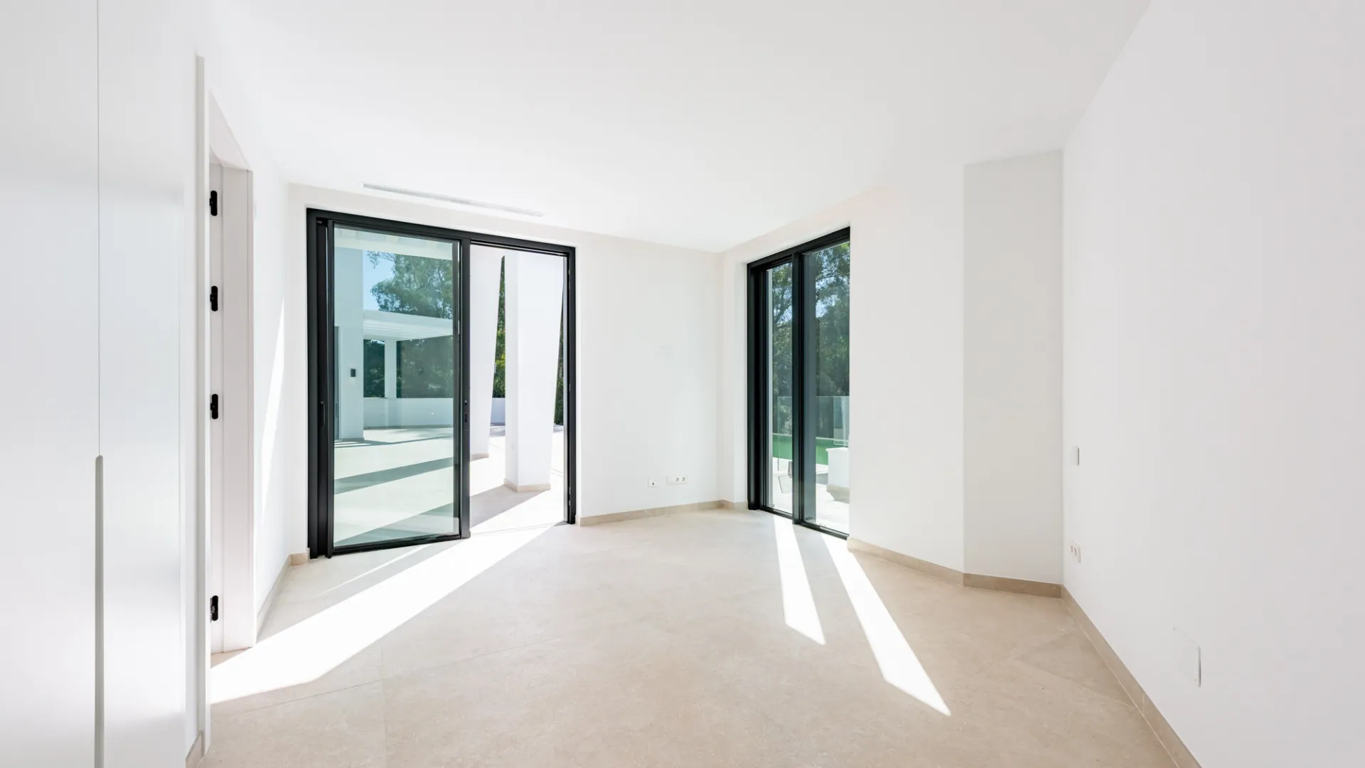 For sale 5 bedrooms villa in Zona F