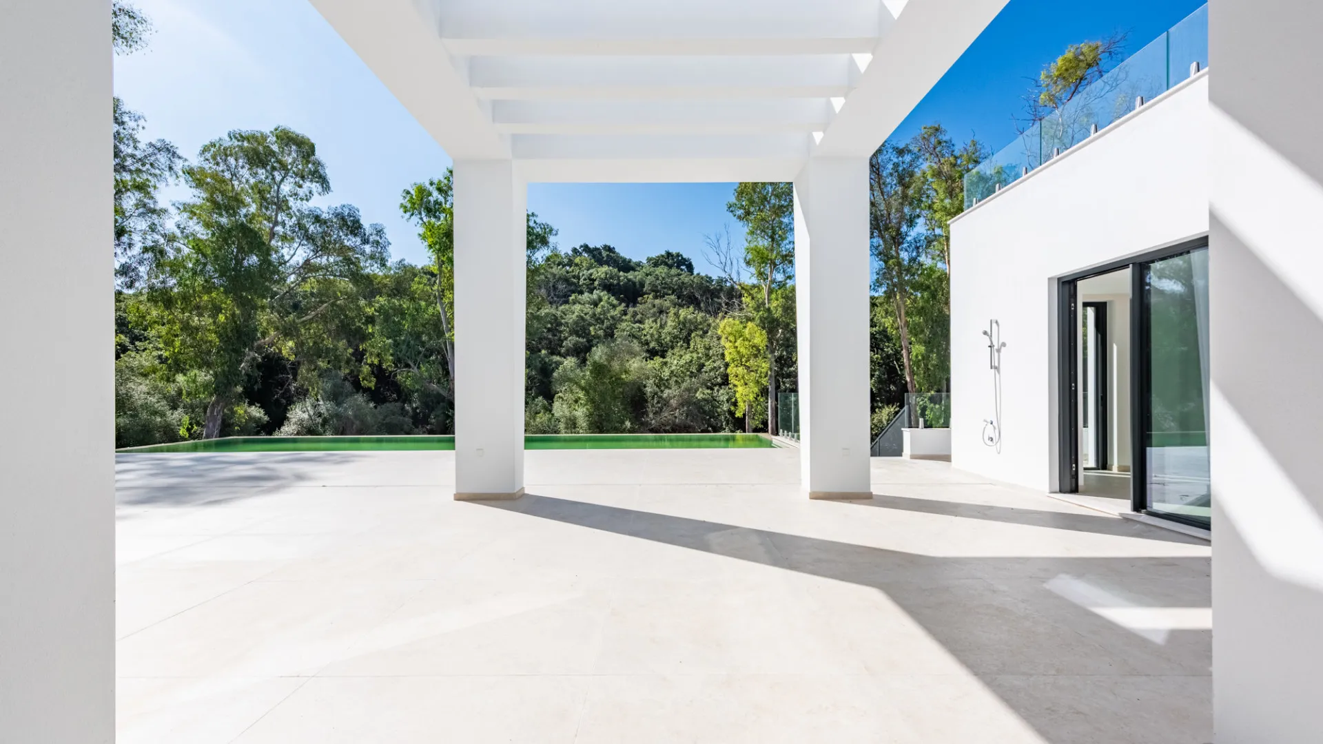 For sale 5 bedrooms villa in Zona F