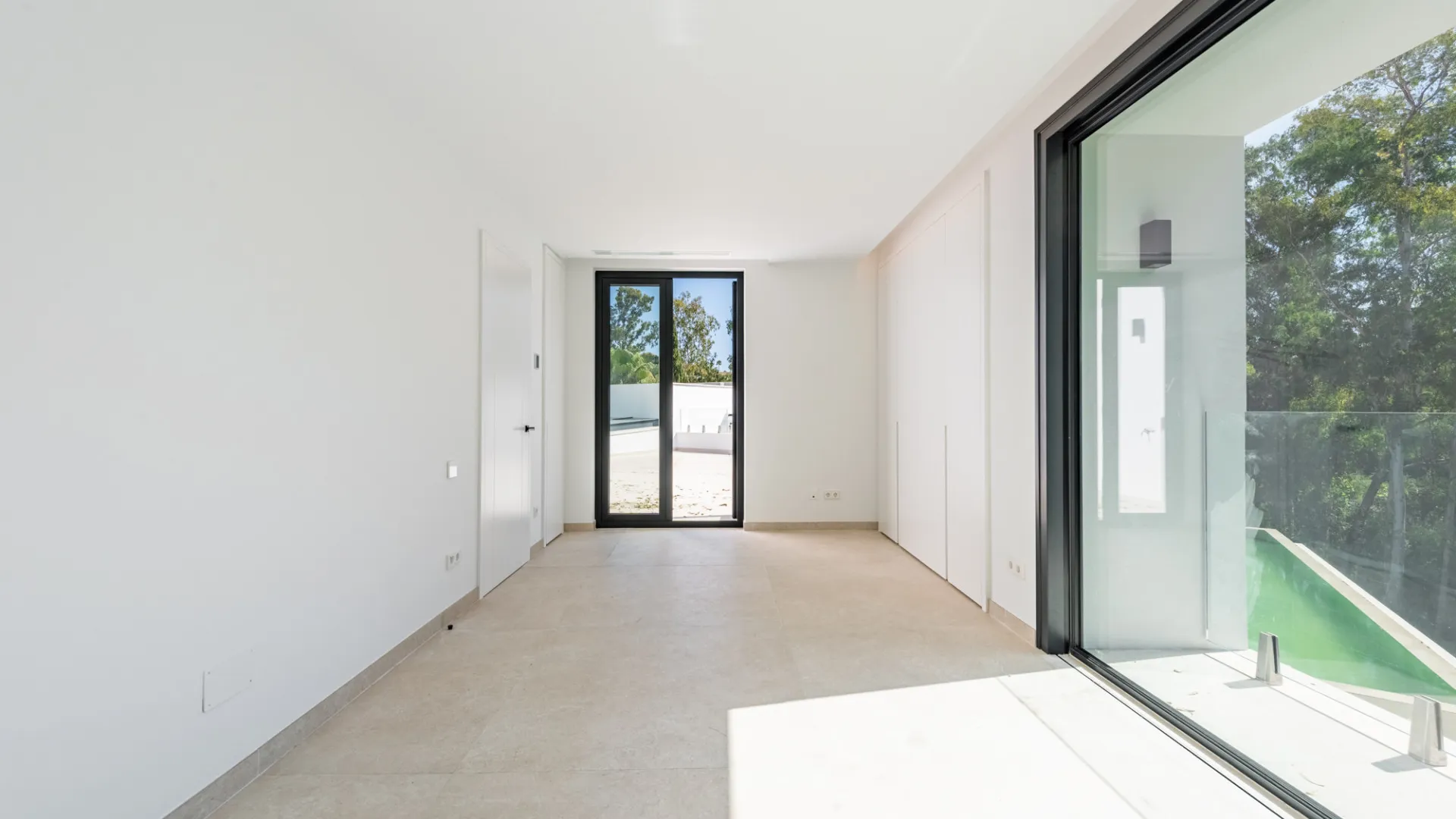 For sale 5 bedrooms villa in Zona F