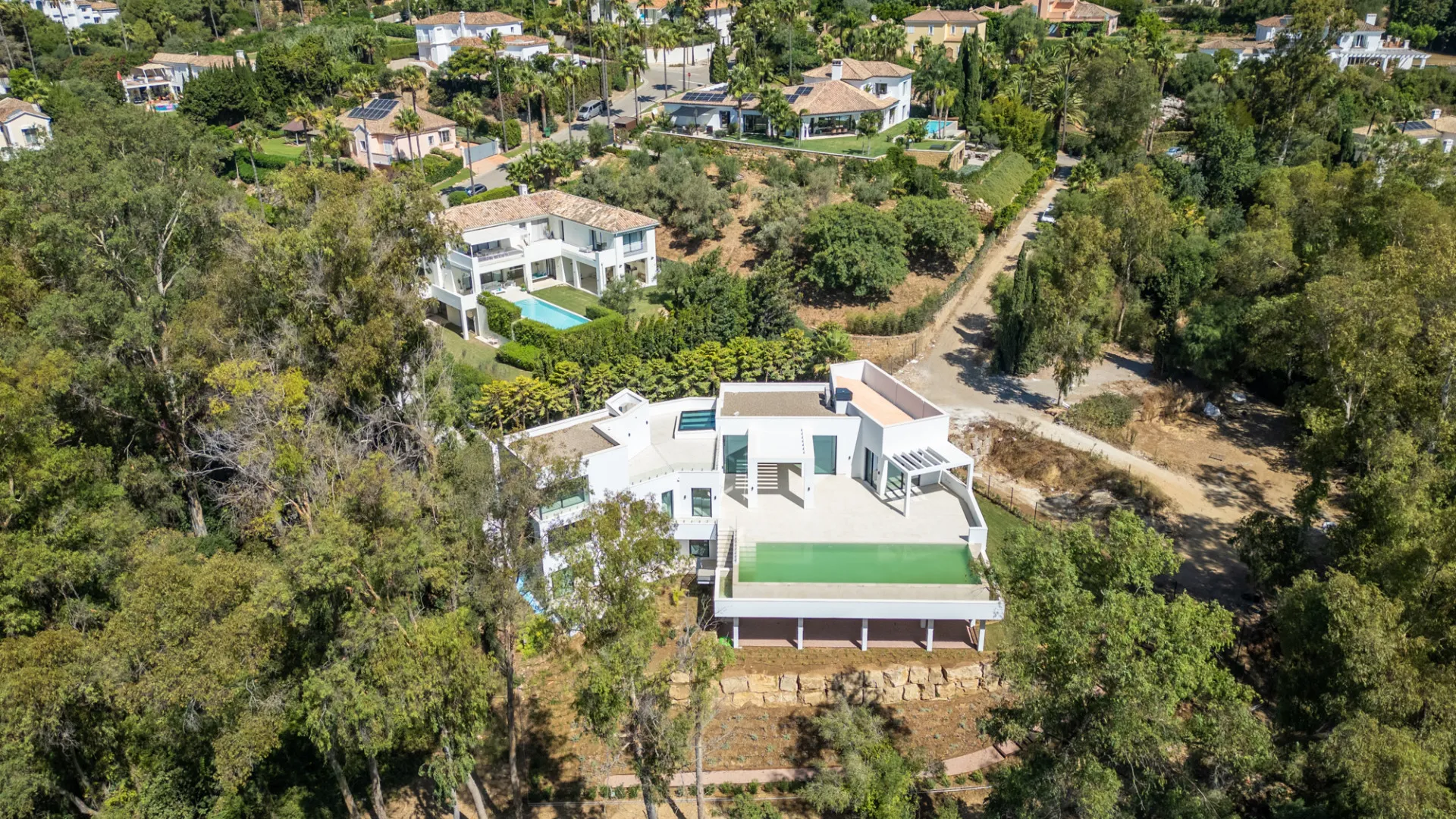 For sale 5 bedrooms villa in Zona F