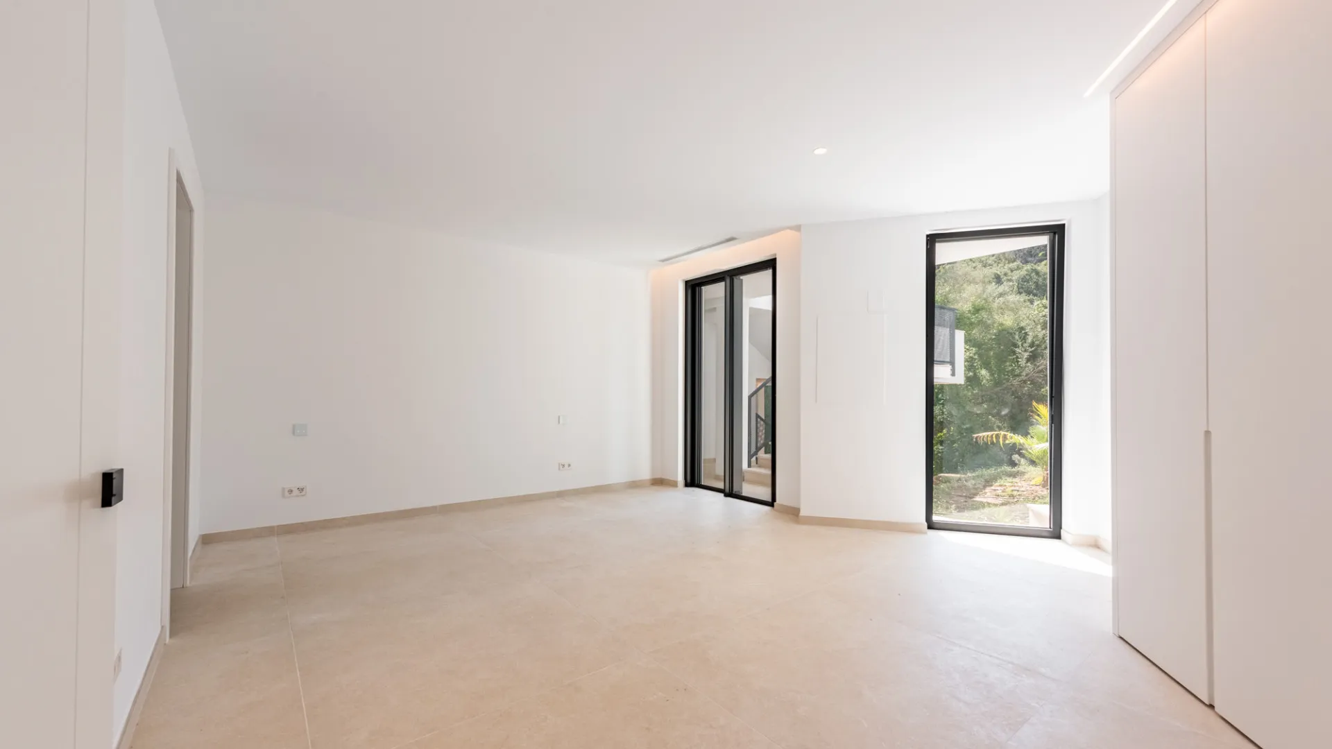 For sale 5 bedrooms villa in Zona F
