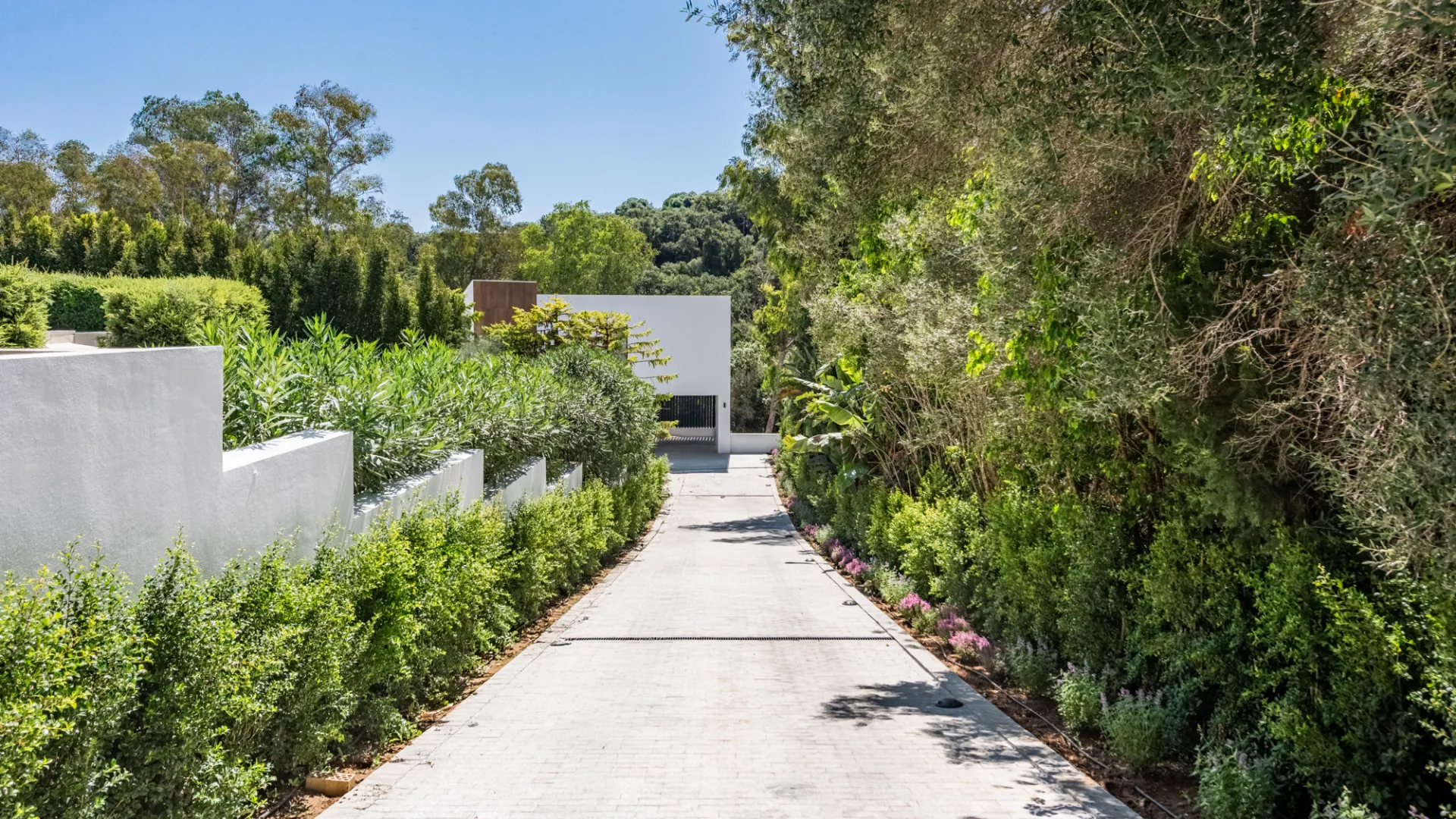 For sale 5 bedrooms villa in Zona F