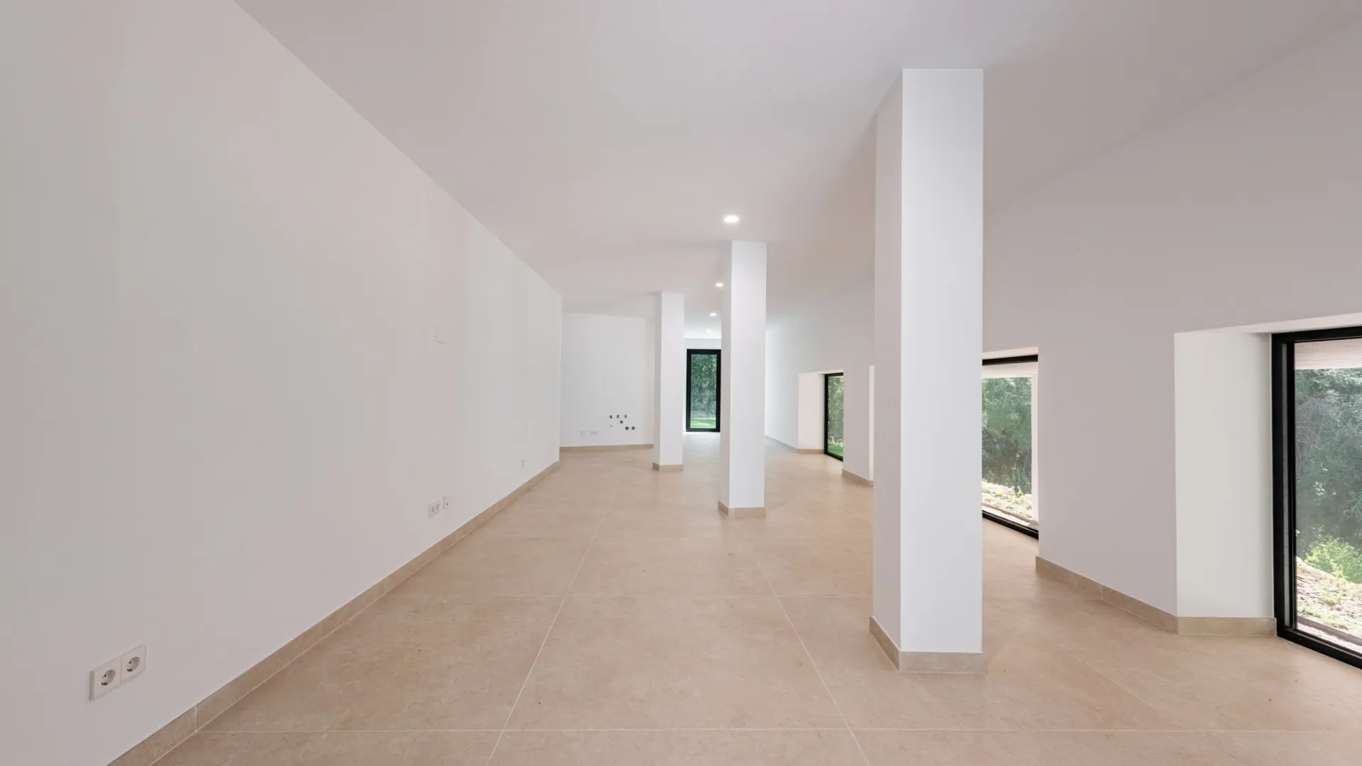 For sale 5 bedrooms villa in Zona F