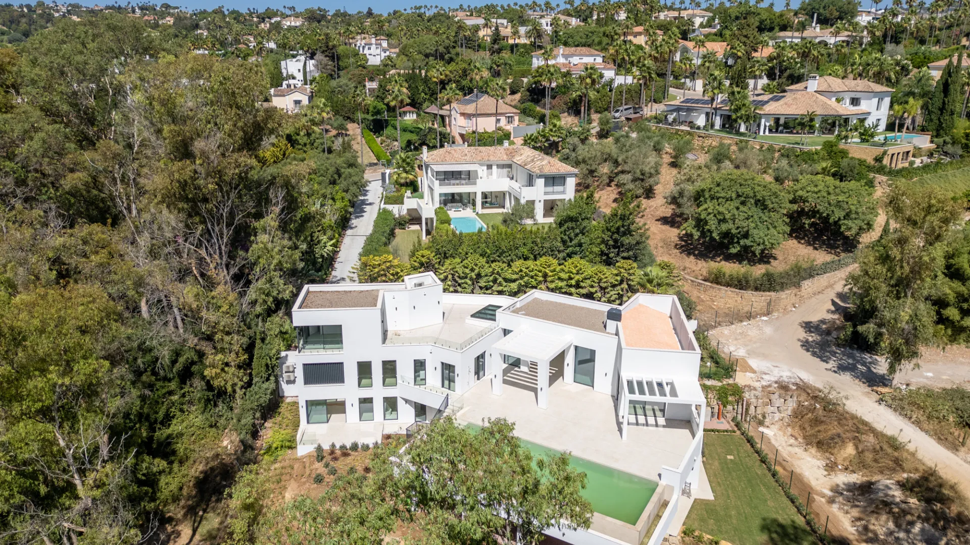 For sale 5 bedrooms villa in Zona F