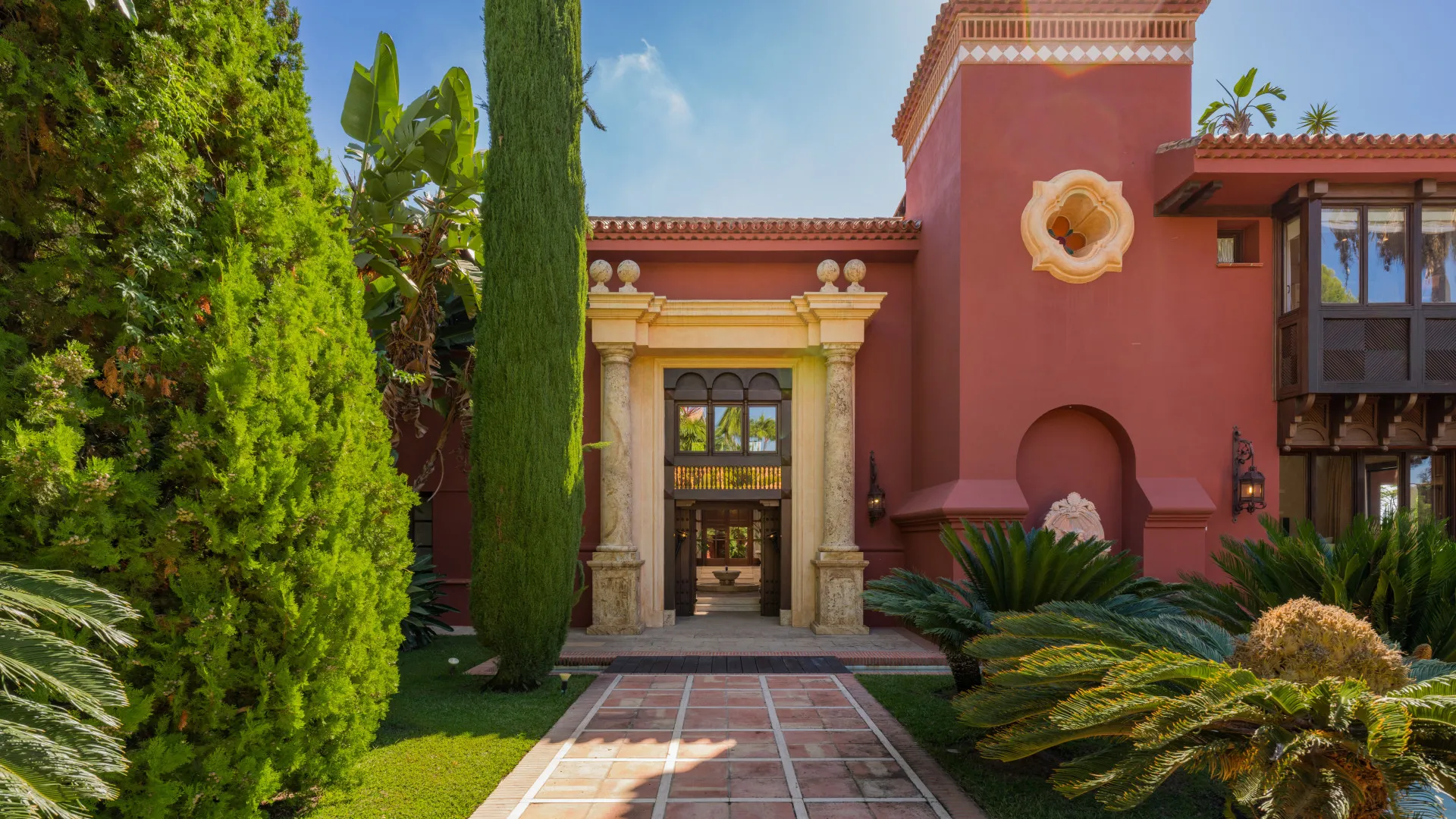 Se vende villa de 6 dormitorios en Sierra Blanca