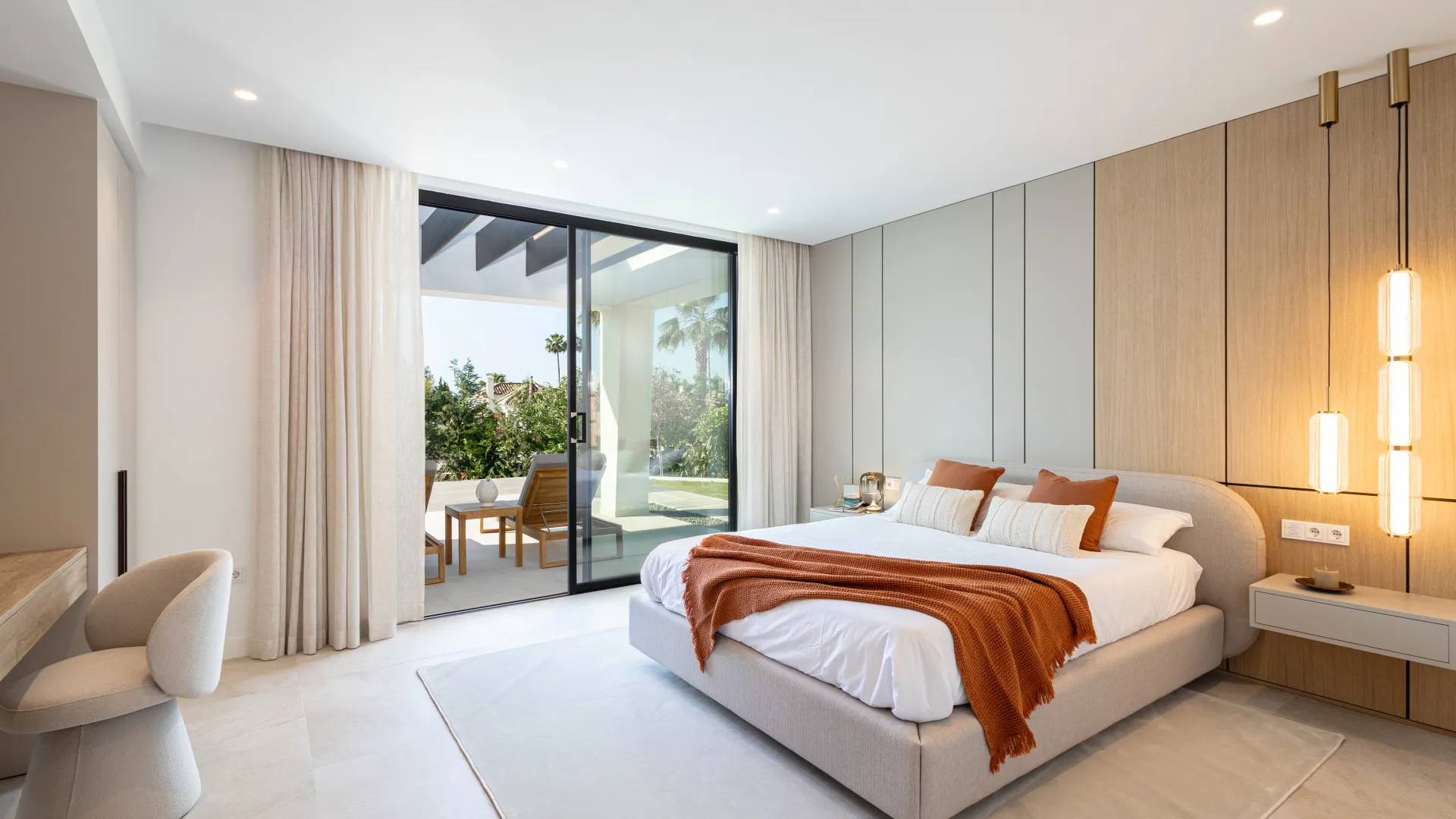 For sale Nueva Andalucia 4 bedrooms villa