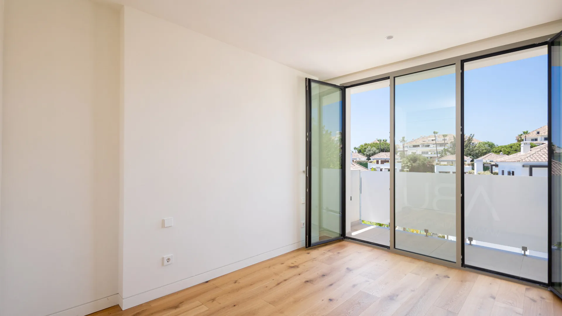 Duplex penthouse for sale in Señorio de Marbella