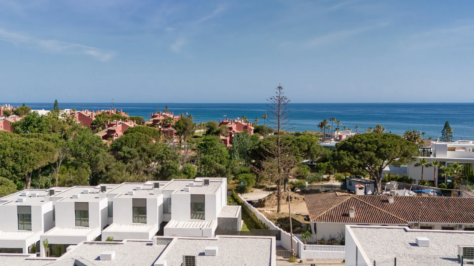 Adosado en venta en Elviria Playa con 3 dormitorios