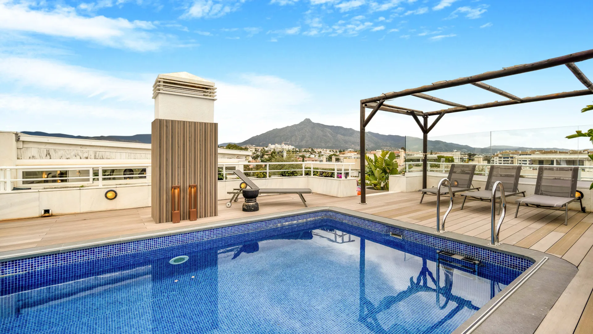 Comprar atico duplex en El Embrujo Banús con 4 dormitorios