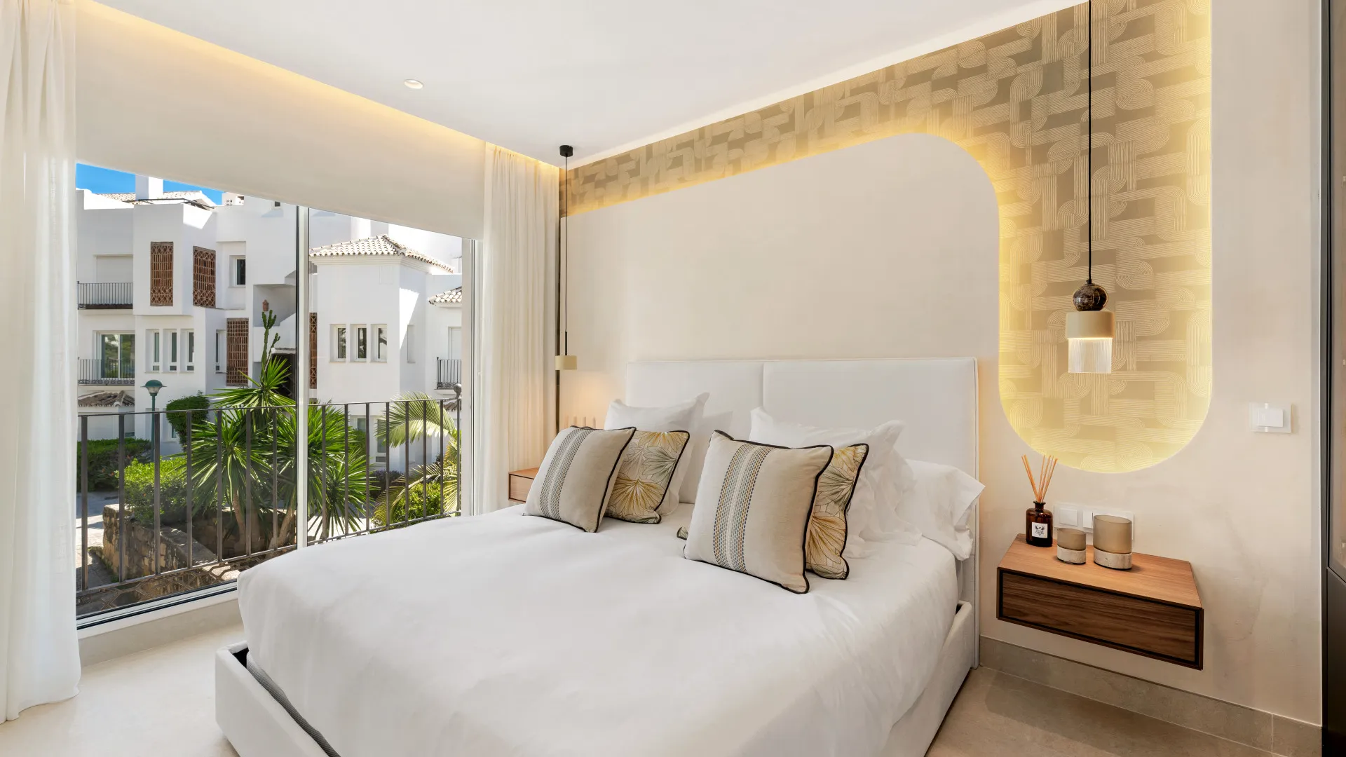 Comprar apartamento con 3 dormitorios en Los Monteros Palm Beach