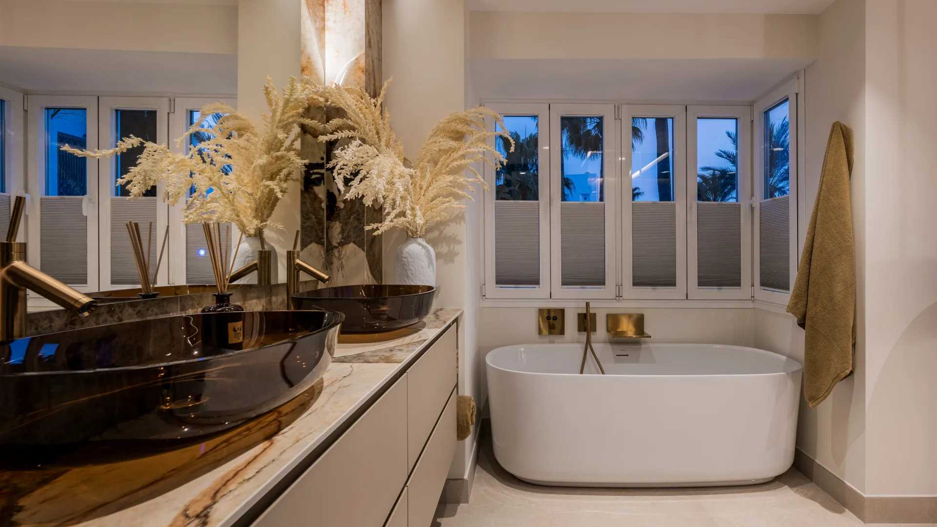 Comprar apartamento con 3 dormitorios en Los Monteros Palm Beach