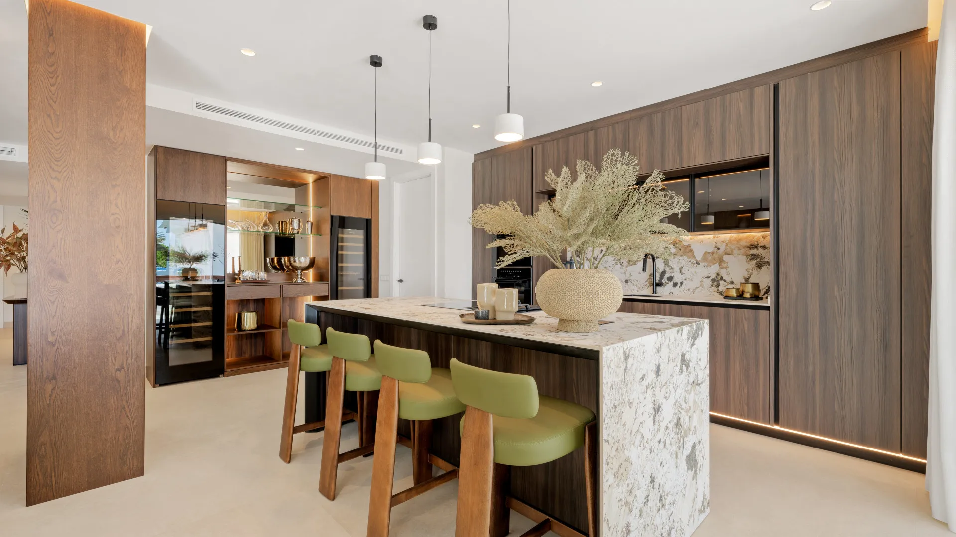 Comprar apartamento con 3 dormitorios en Los Monteros Palm Beach