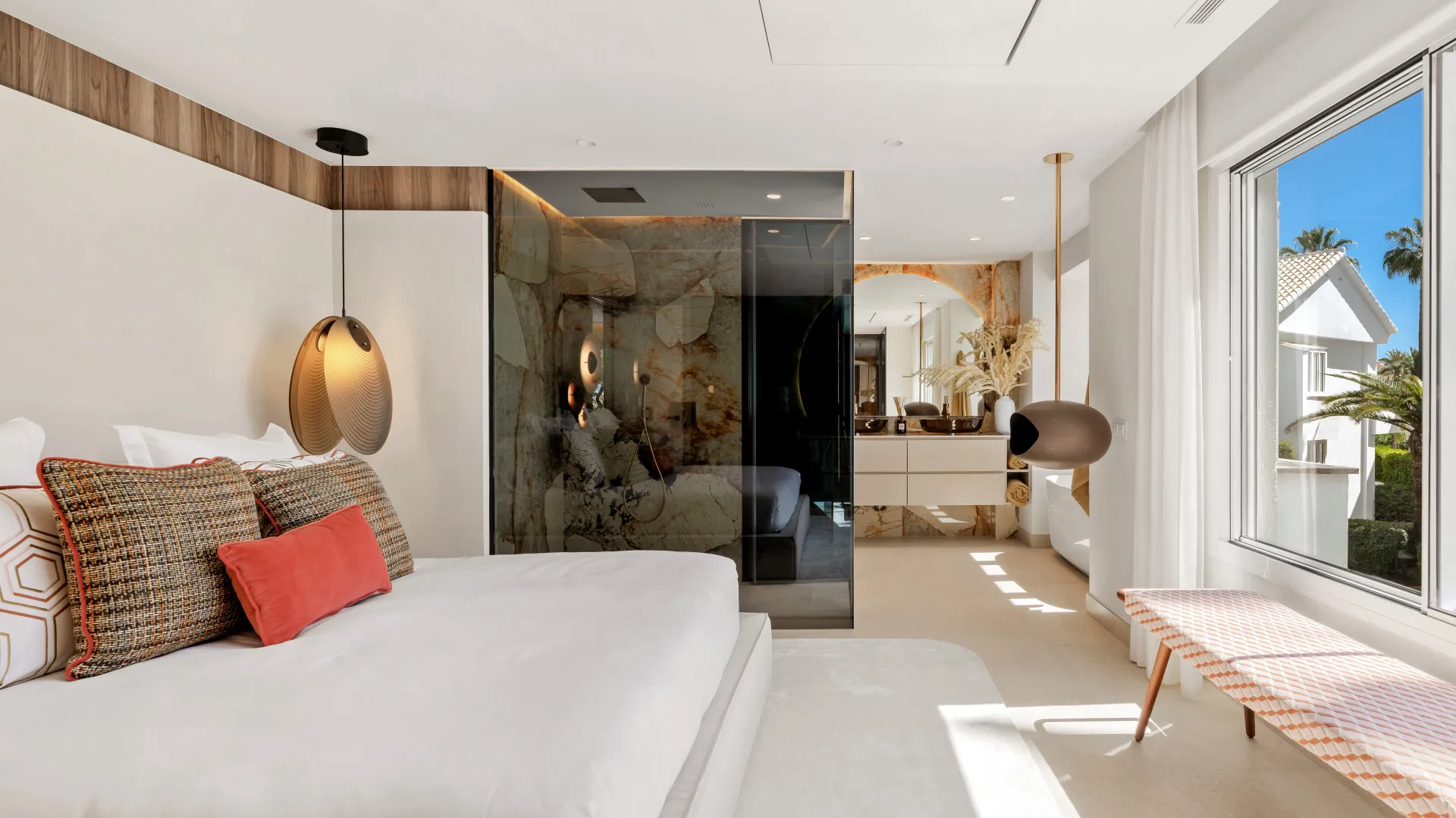Comprar apartamento con 3 dormitorios en Los Monteros Palm Beach